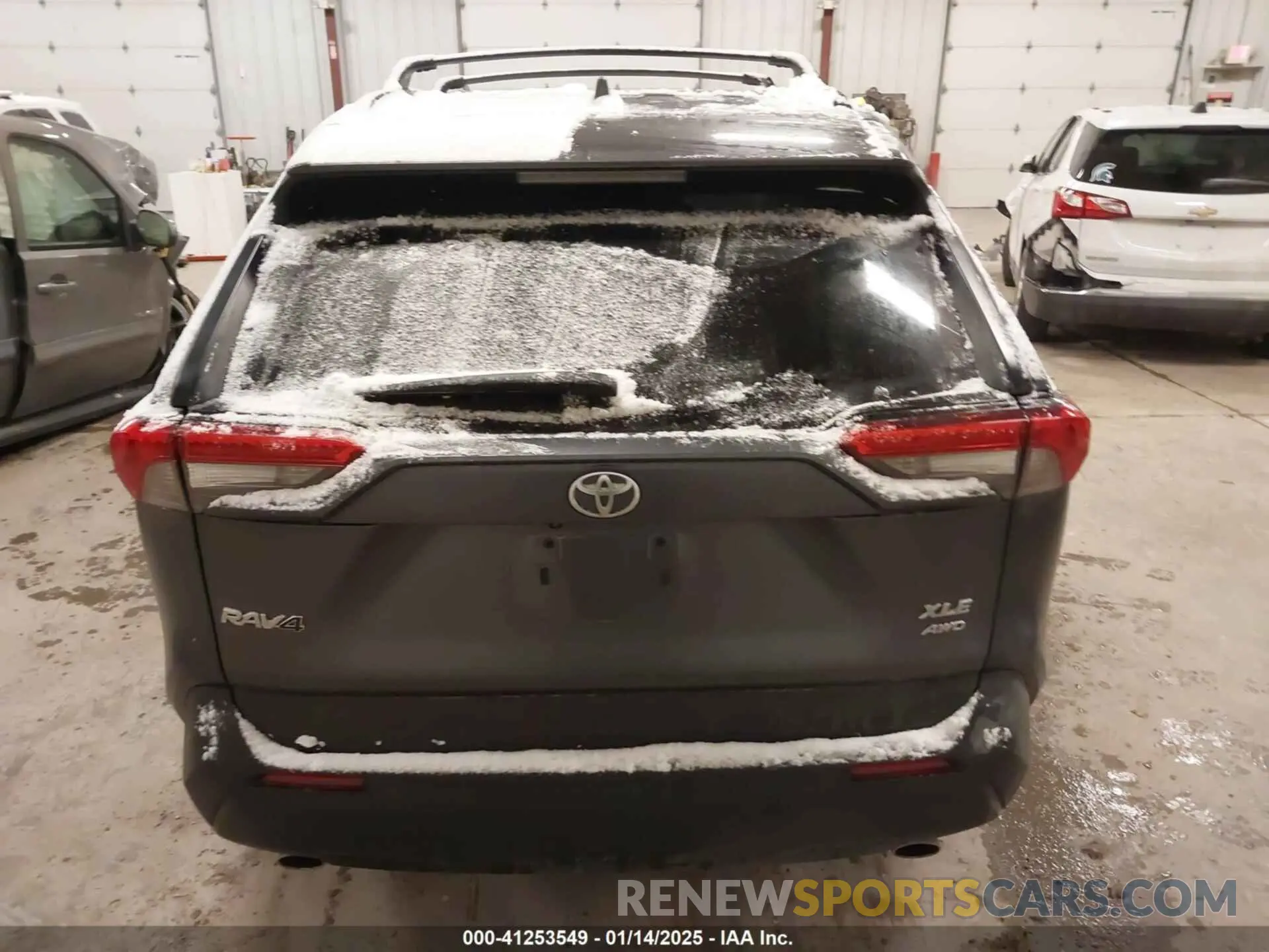 16 Photograph of a damaged car 2T3A1RFV8RW435477 TOYOTA RAV4 2024