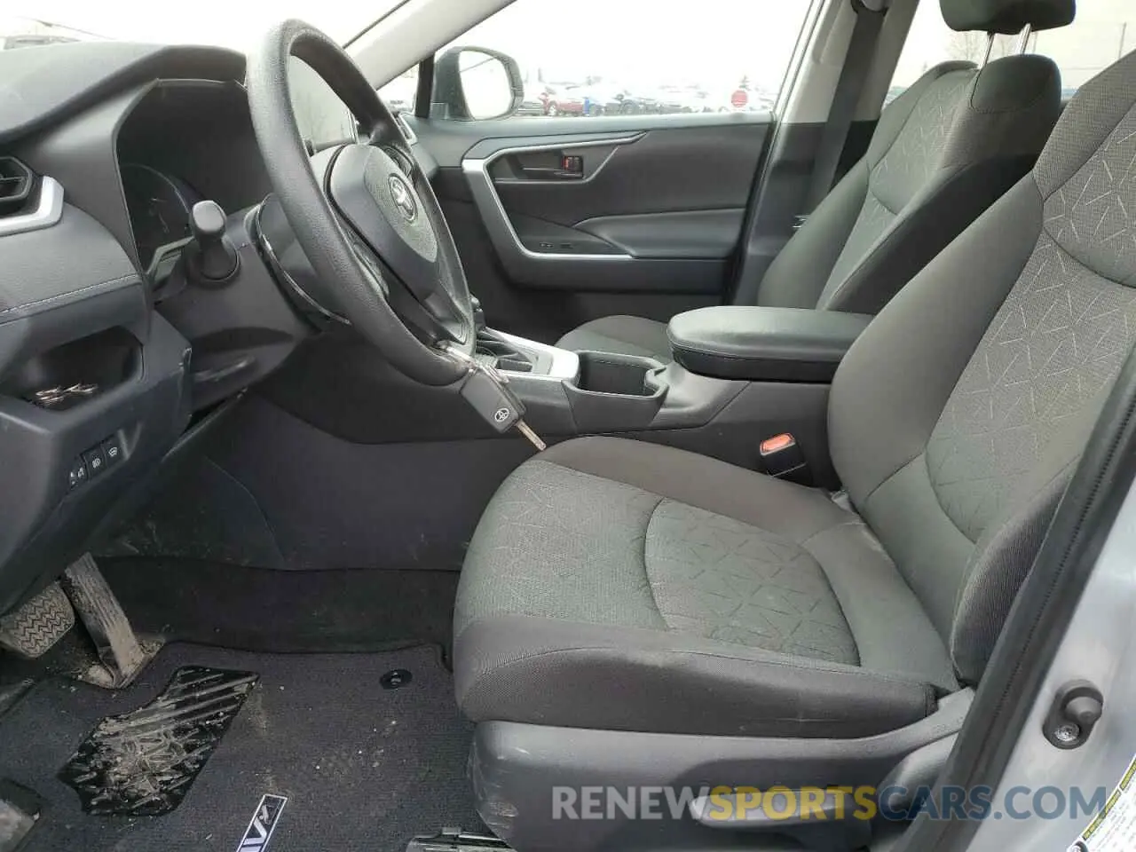 7 Photograph of a damaged car 2T3B1RFV1RC422947 TOYOTA RAV4 2024