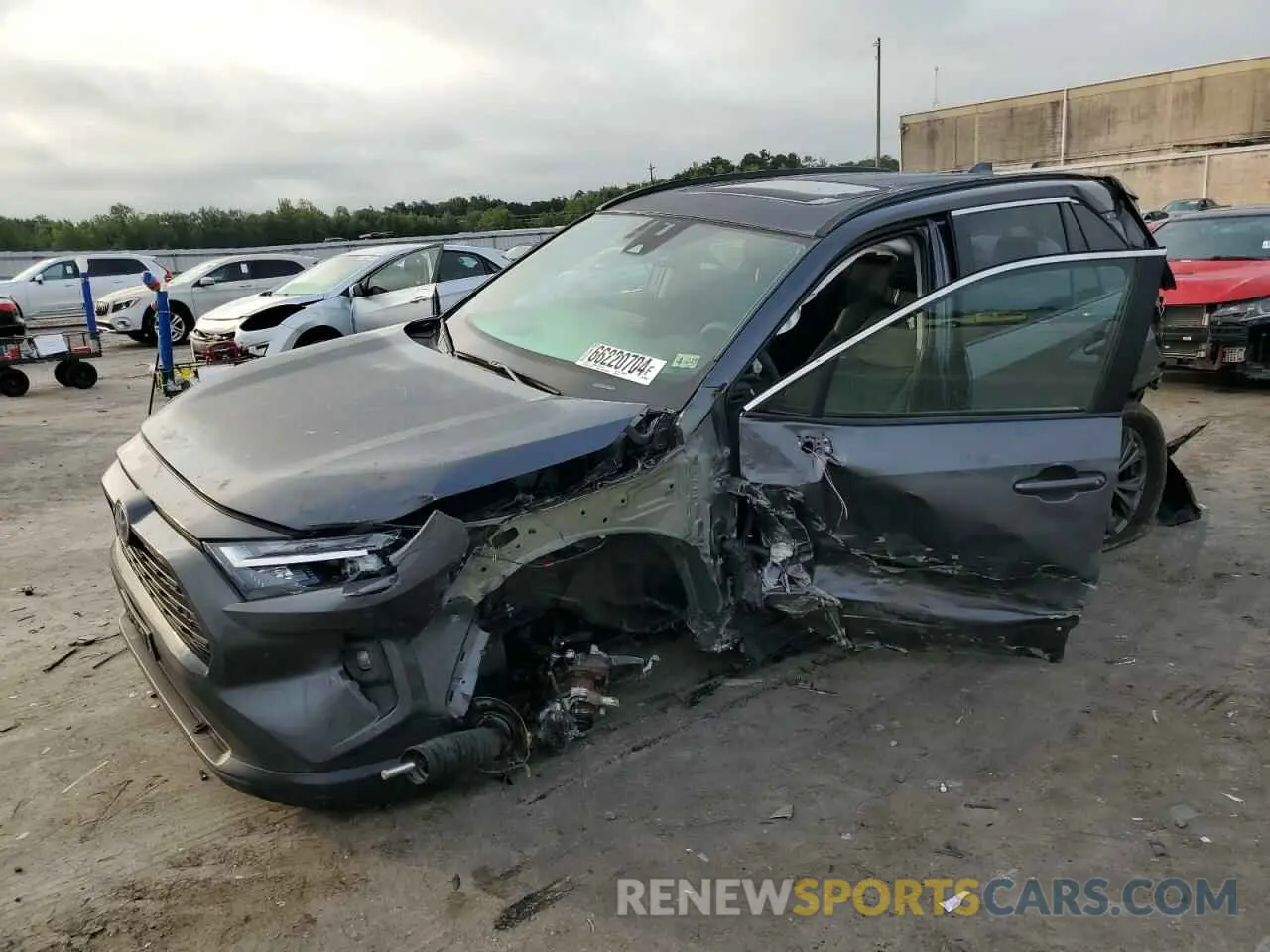 1 Фотография поврежденного автомобиля 2T3B6RFV0RW048301 TOYOTA RAV4 2024
