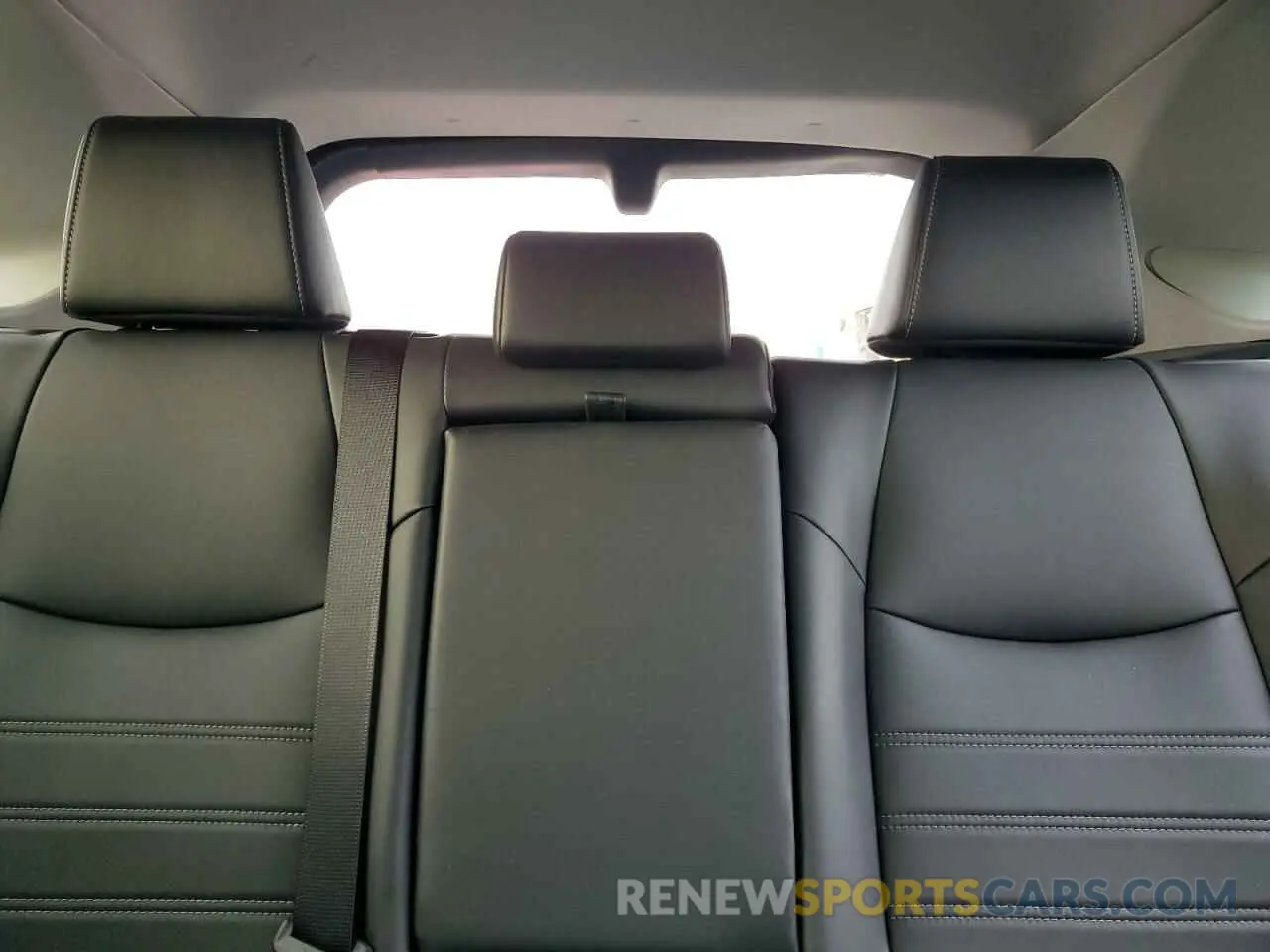 10 Фотография поврежденного автомобиля 2T3B6RFV0RW048301 TOYOTA RAV4 2024