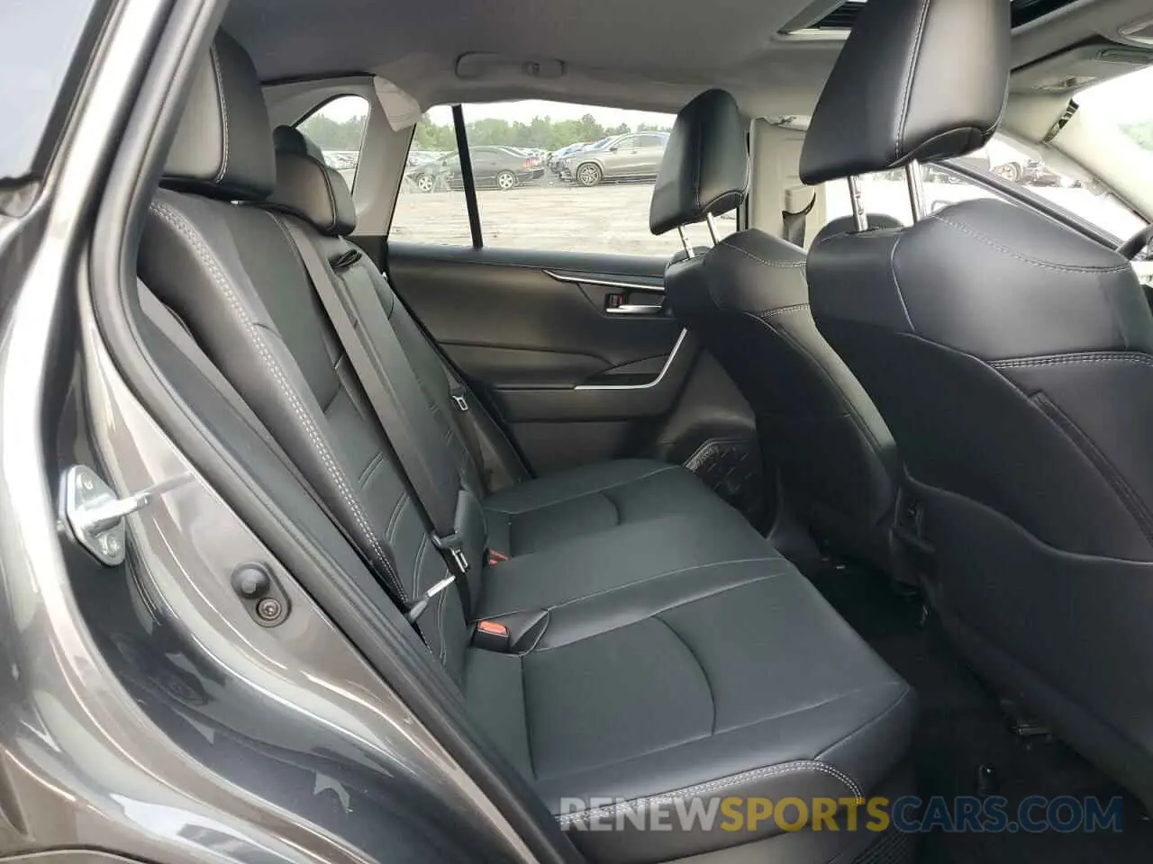 11 Фотография поврежденного автомобиля 2T3B6RFV0RW048301 TOYOTA RAV4 2024