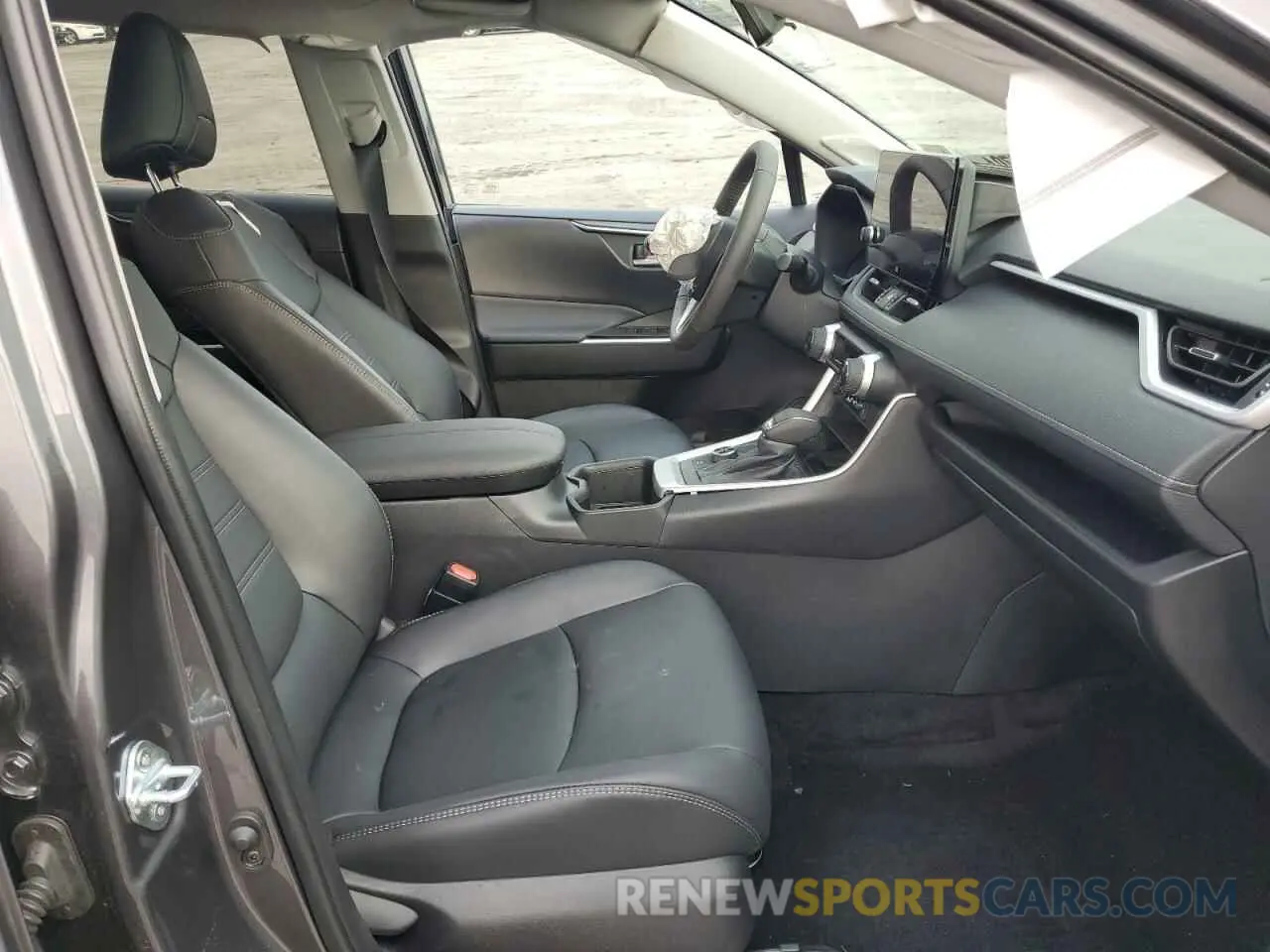 7 Фотография поврежденного автомобиля 2T3B6RFV0RW048301 TOYOTA RAV4 2024