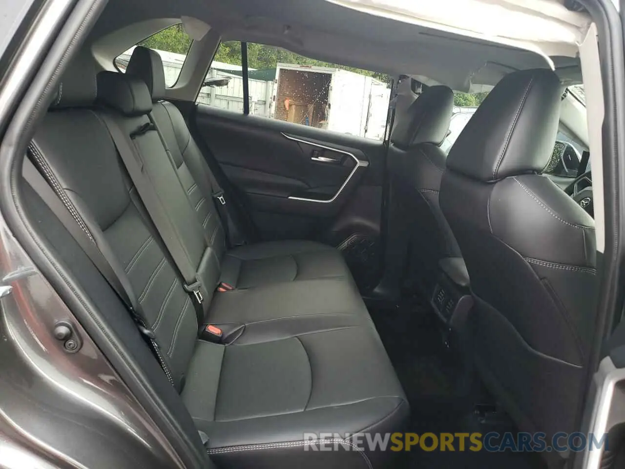 11 Фотография поврежденного автомобиля 2T3C1RFV0RC278487 TOYOTA RAV4 2024