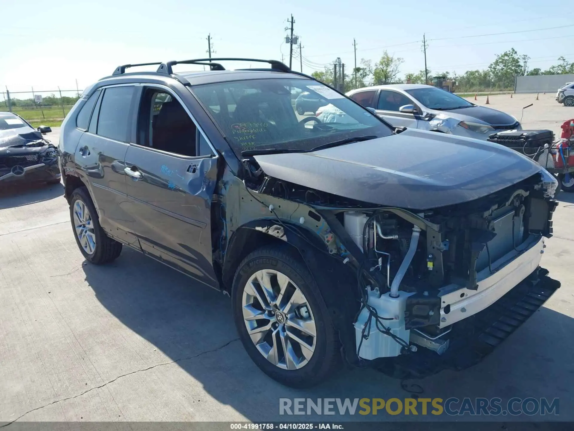 1 Photograph of a damaged car 2T3C1RFV0RW342137 TOYOTA RAV4 2024