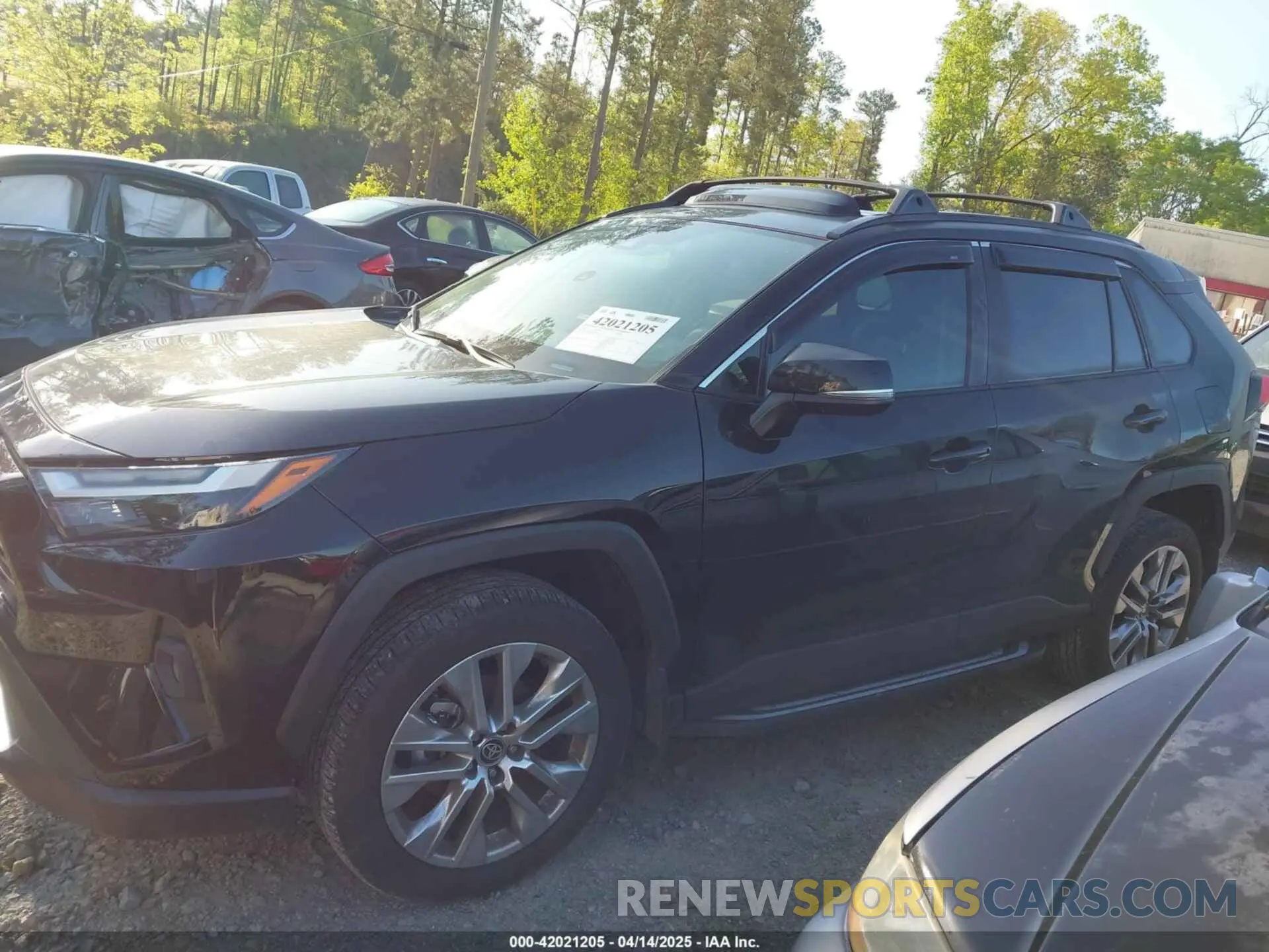 14 Photograph of a damaged car 2T3C1RFV1RW328165 TOYOTA RAV4 2024