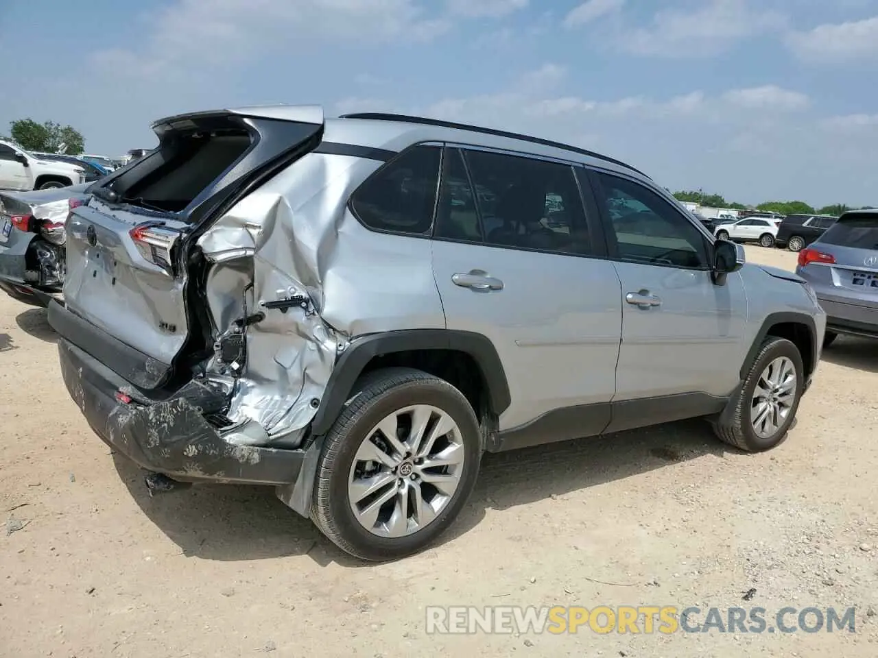 3 Фотография поврежденного автомобиля 2T3C1RFV2RW363099 TOYOTA RAV4 2024