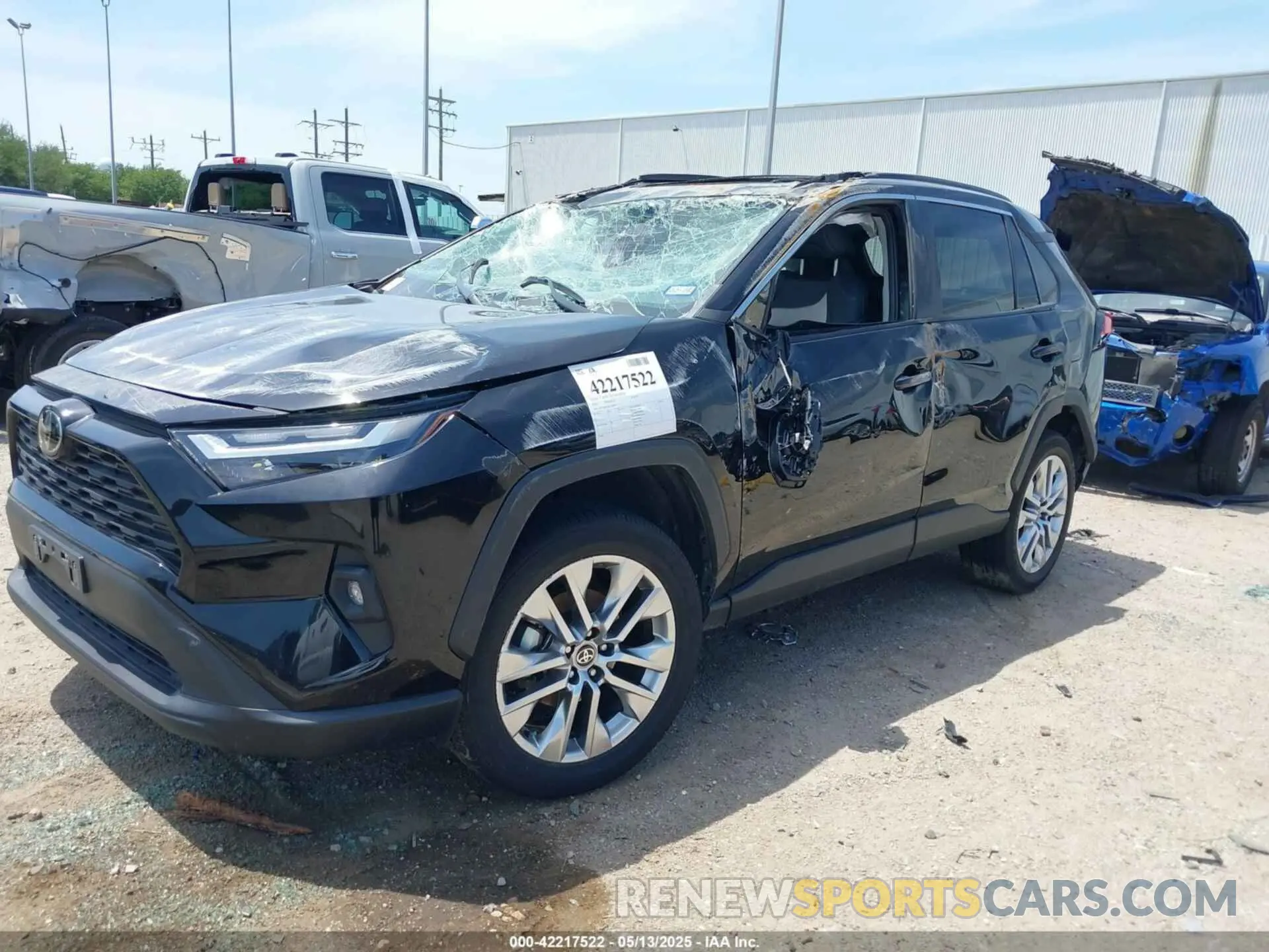 2 Фотография поврежденного автомобиля 2T3C1RFV3RC268293 TOYOTA RAV4 2024