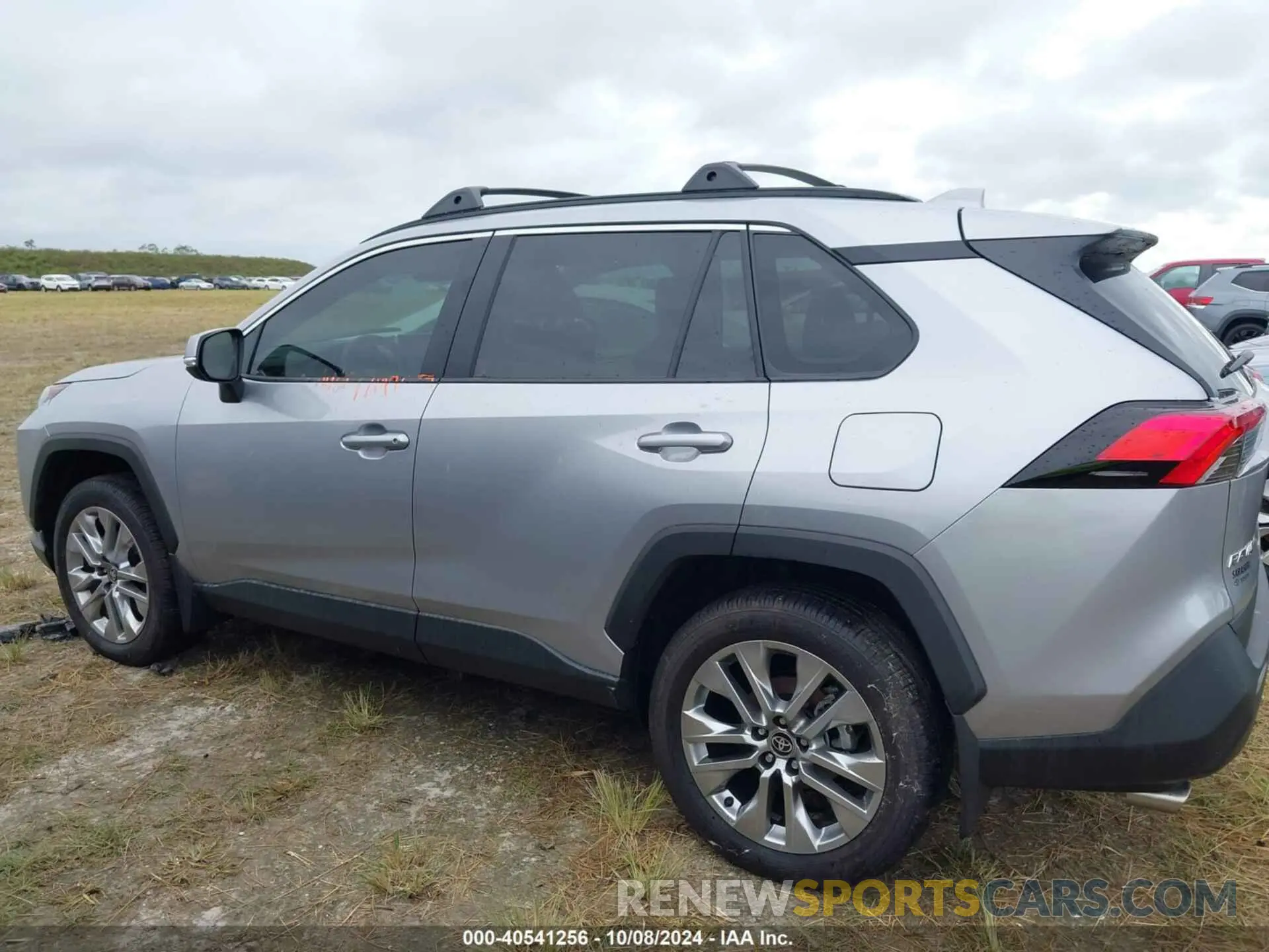 14 Photograph of a damaged car 2T3C1RFV4RC257447 TOYOTA RAV4 2024