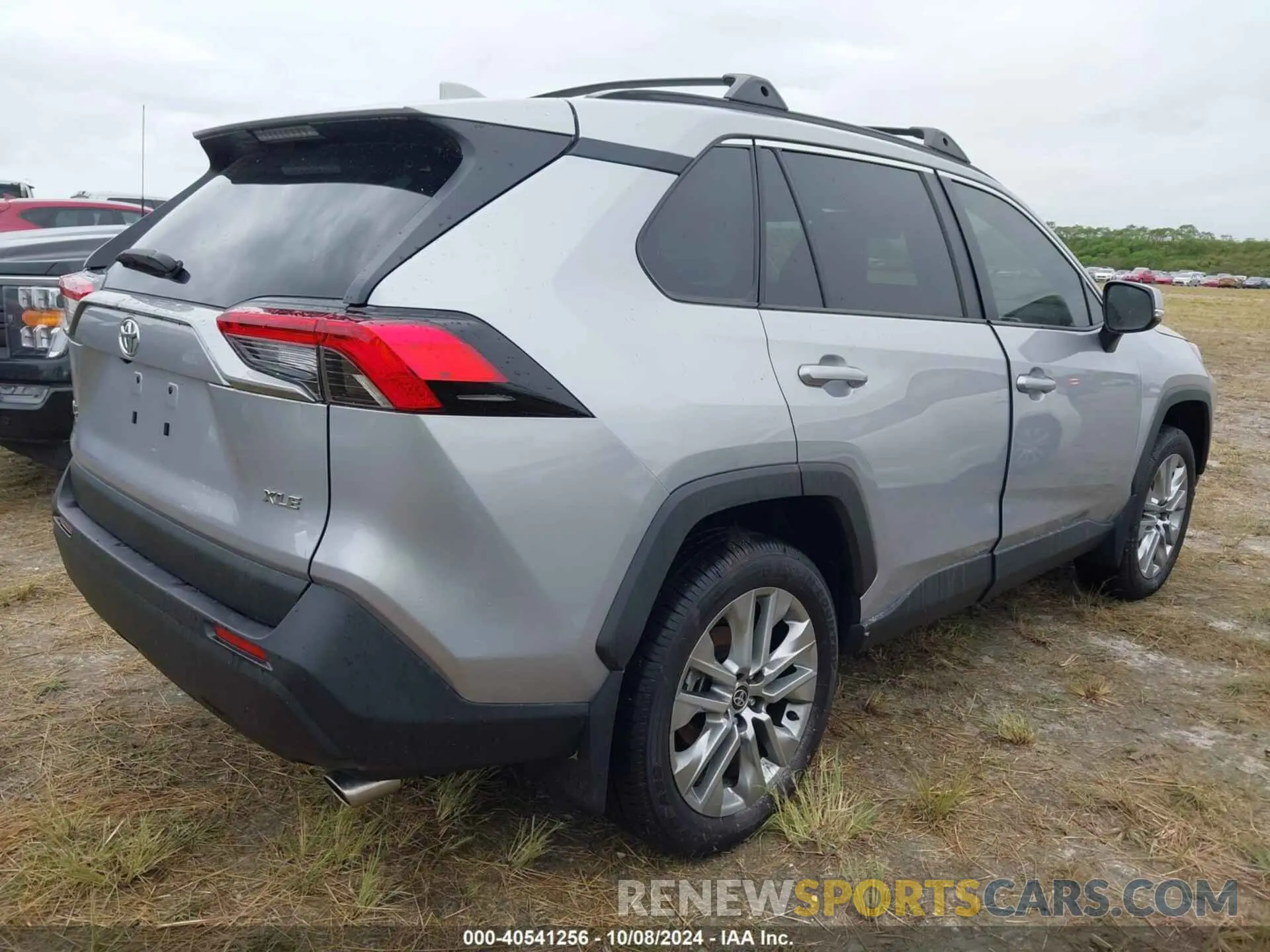4 Photograph of a damaged car 2T3C1RFV4RC257447 TOYOTA RAV4 2024
