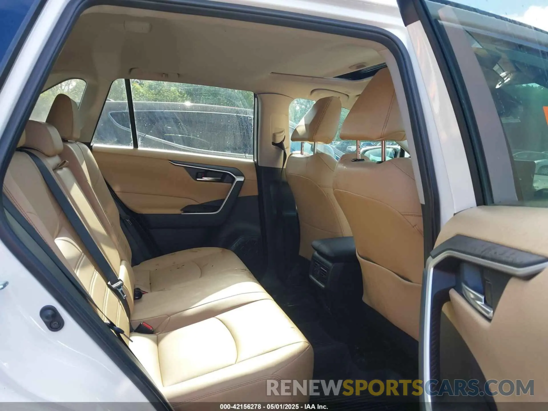 8 Фотография поврежденного автомобиля 2T3C1RFV5RW335409 TOYOTA RAV4 2024