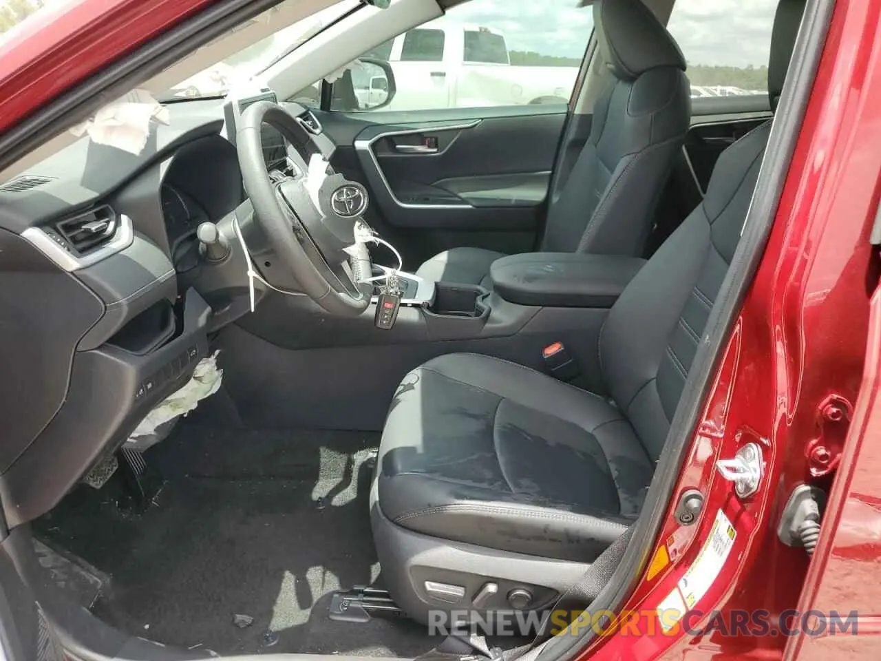 7 Photograph of a damaged car 2T3C1RFV5RW337645 TOYOTA RAV4 2024