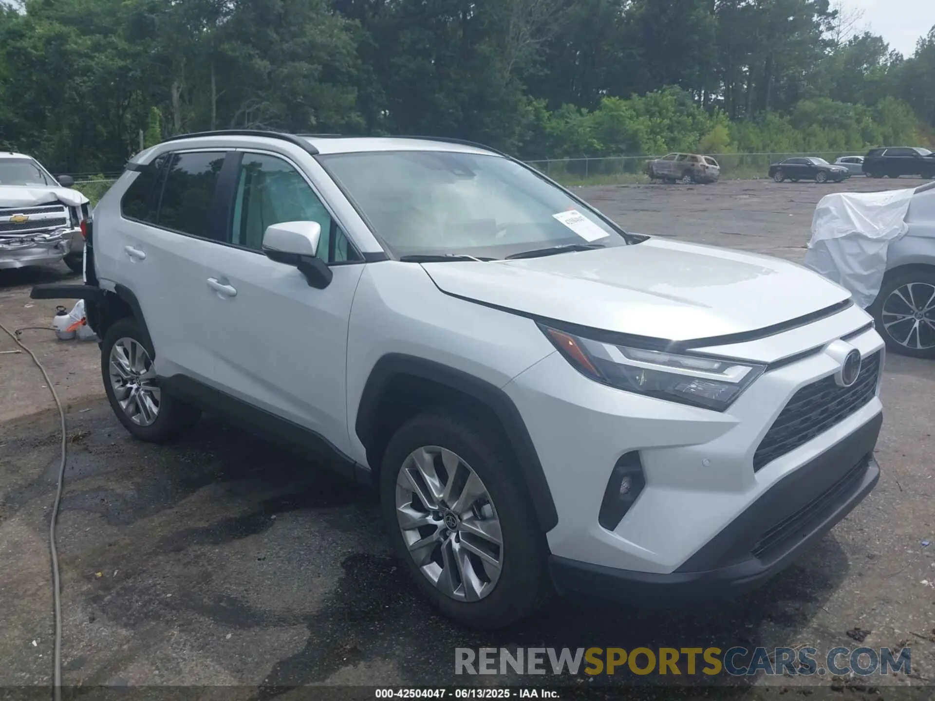 1 Фотография поврежденного автомобиля 2T3C1RFV5RW362478 TOYOTA RAV4 2024