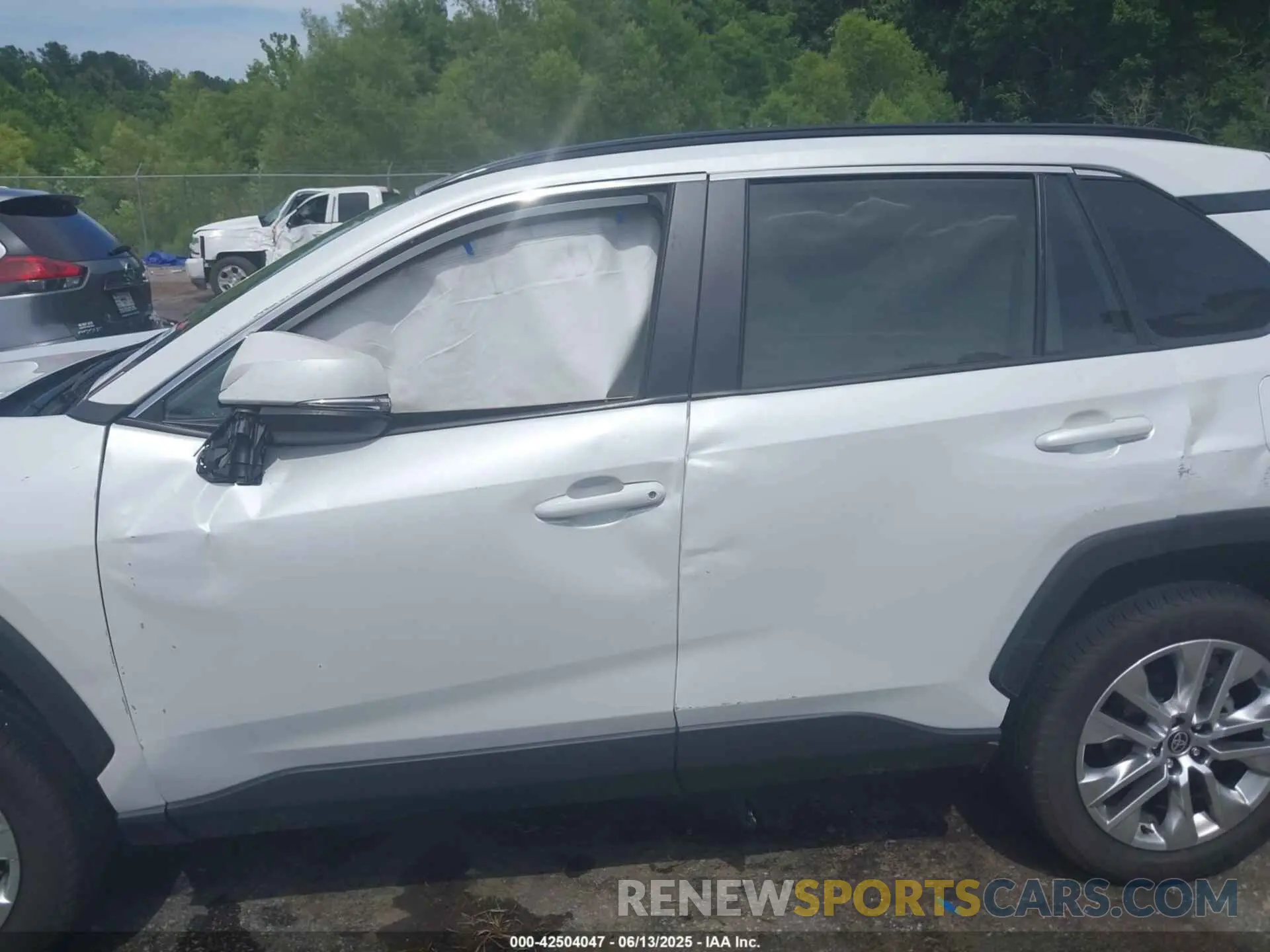 6 Фотография поврежденного автомобиля 2T3C1RFV5RW362478 TOYOTA RAV4 2024