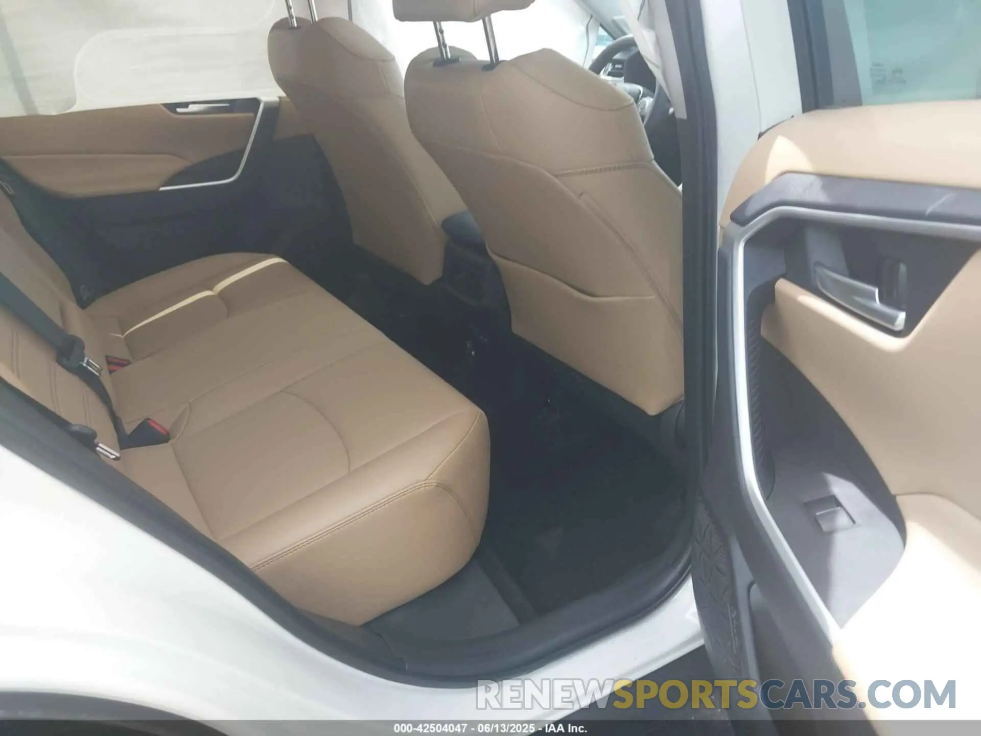 8 Фотография поврежденного автомобиля 2T3C1RFV5RW362478 TOYOTA RAV4 2024