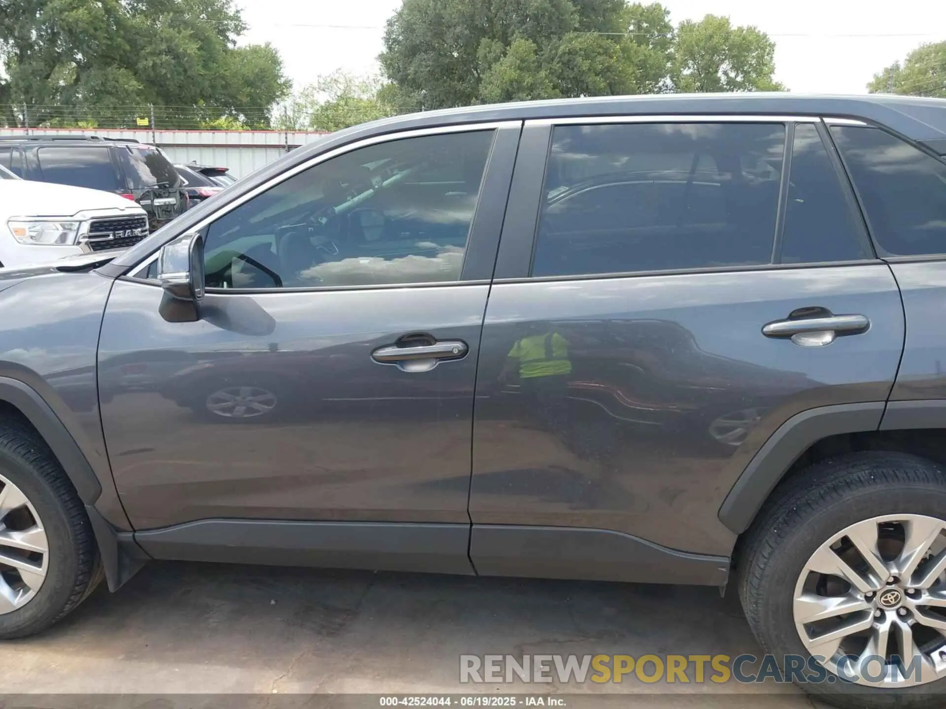 15 Photograph of a damaged car 2T3C1RFV6RW309692 TOYOTA RAV4 2024