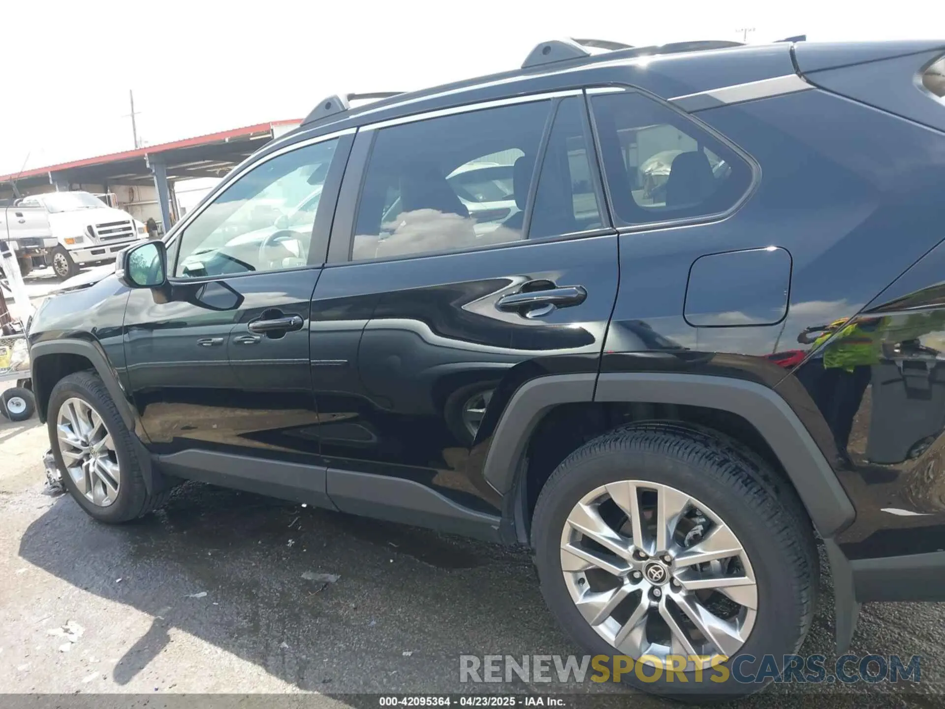 14 Фотография поврежденного автомобиля 2T3C1RFV6RW326346 TOYOTA RAV4 2024