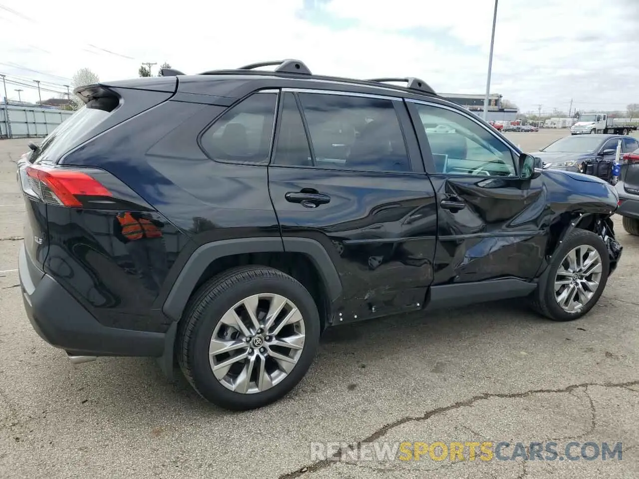 3 Фотография поврежденного автомобиля 2T3C1RFV7RW307840 TOYOTA RAV4 2024