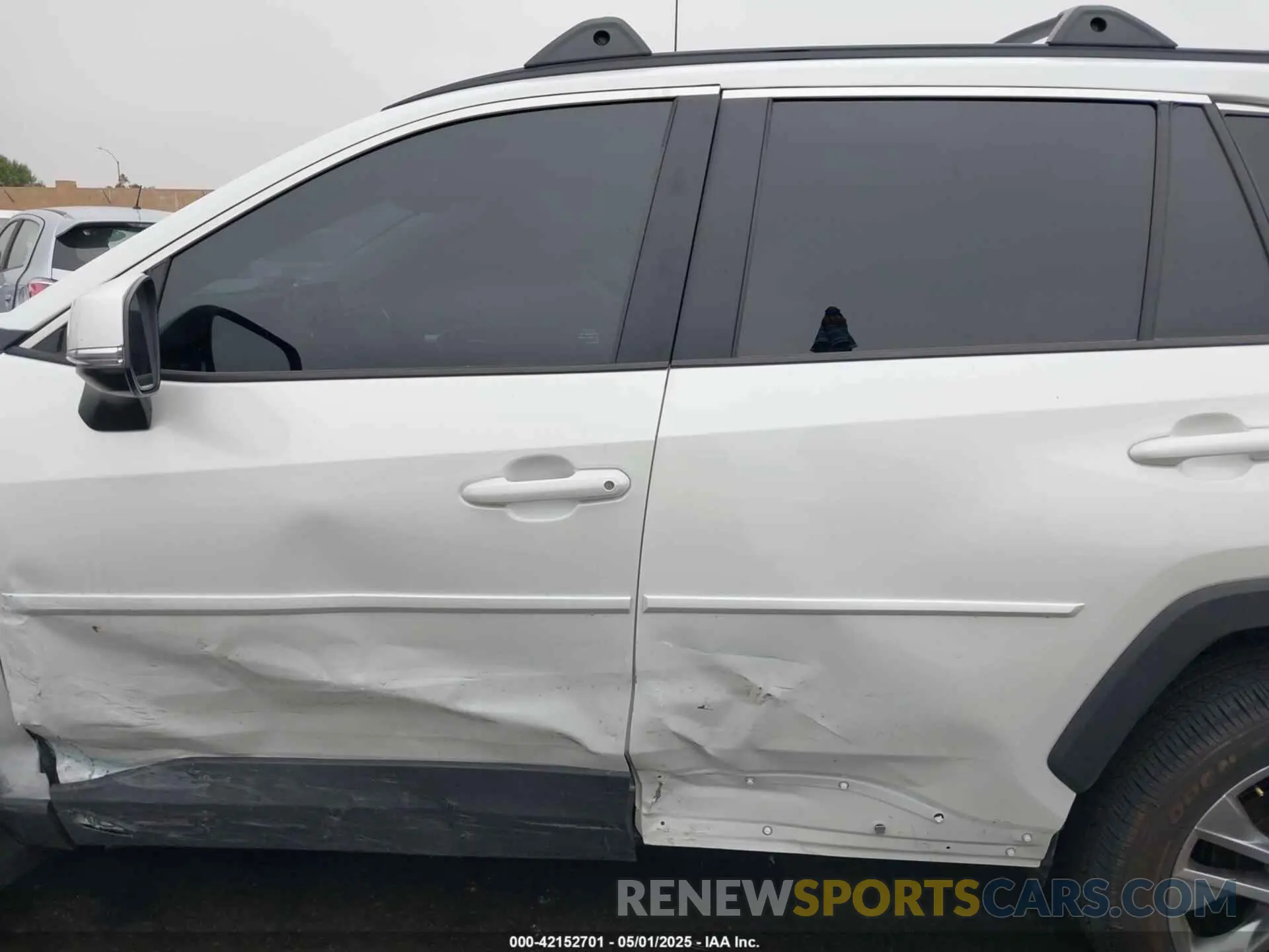 14 Photograph of a damaged car 2T3C1RFV7RW333242 TOYOTA RAV4 2024
