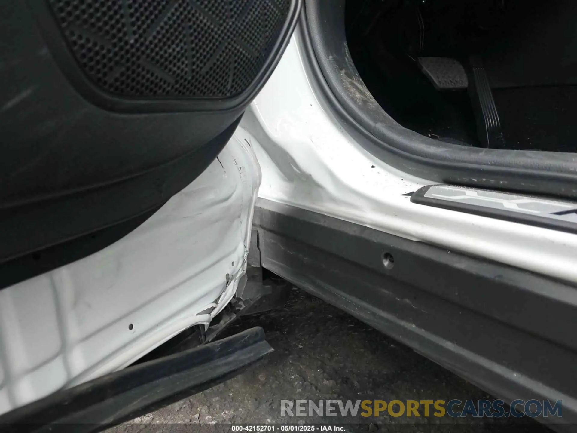 18 Photograph of a damaged car 2T3C1RFV7RW333242 TOYOTA RAV4 2024