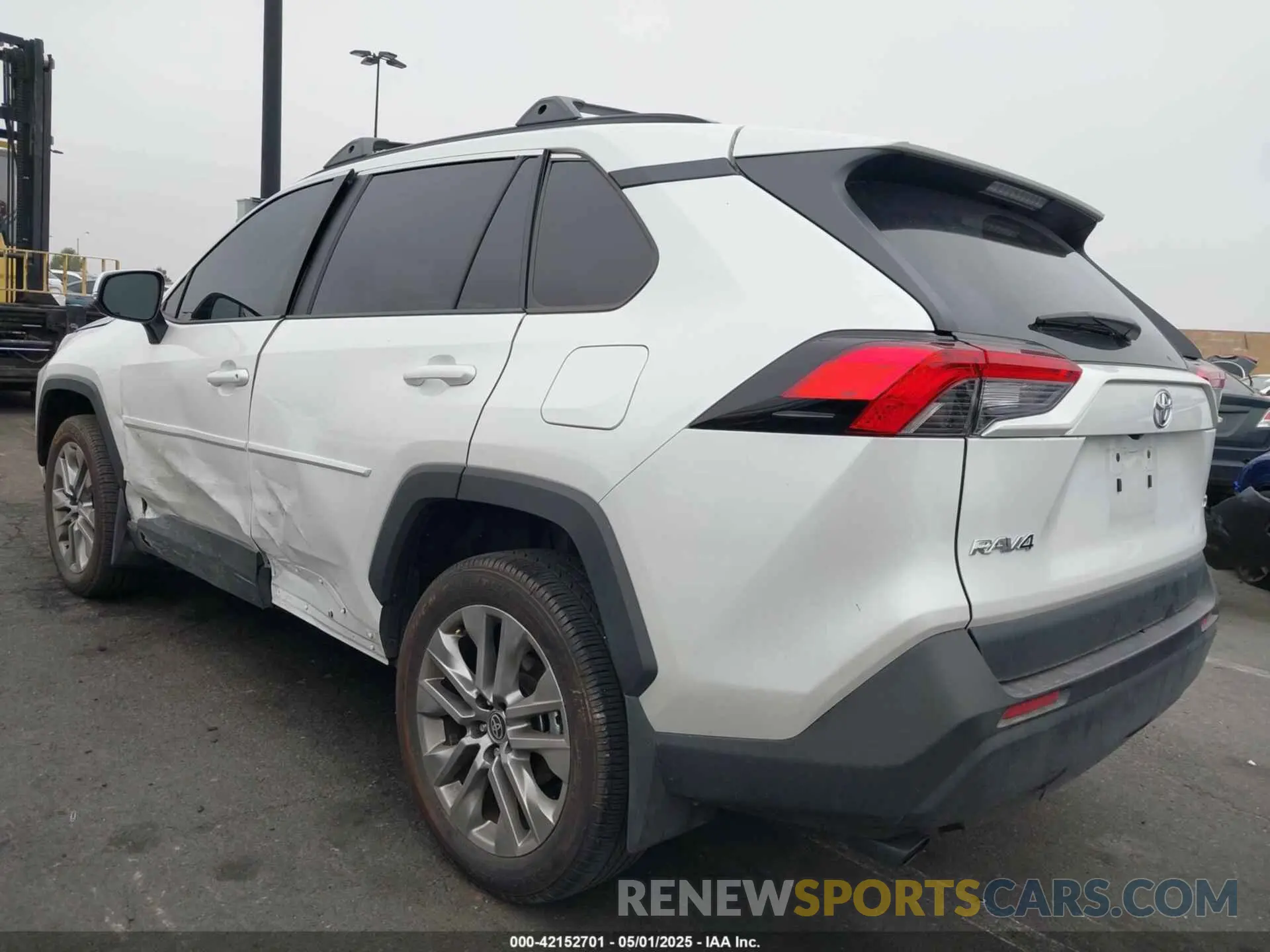 3 Photograph of a damaged car 2T3C1RFV7RW333242 TOYOTA RAV4 2024