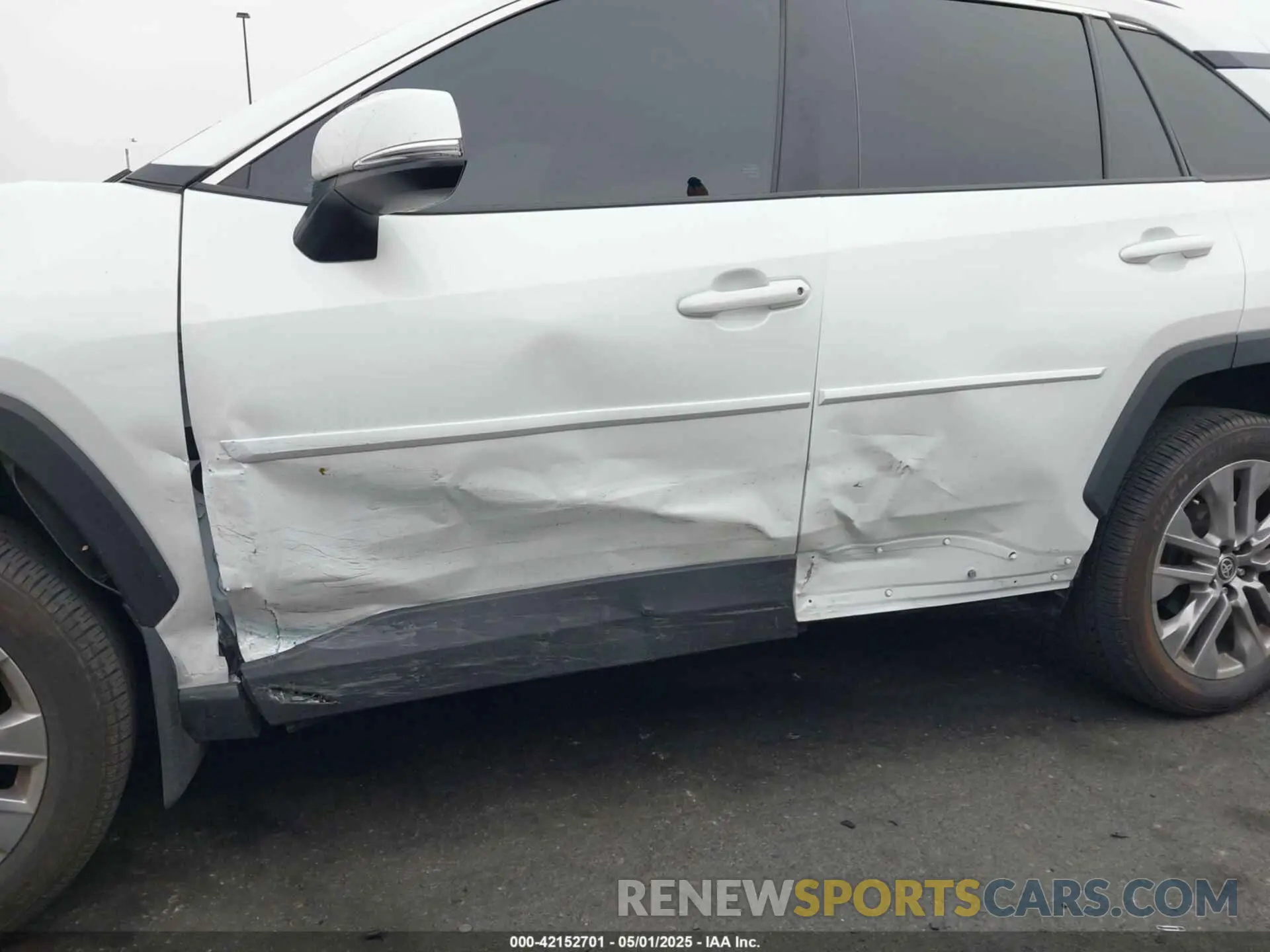 6 Photograph of a damaged car 2T3C1RFV7RW333242 TOYOTA RAV4 2024