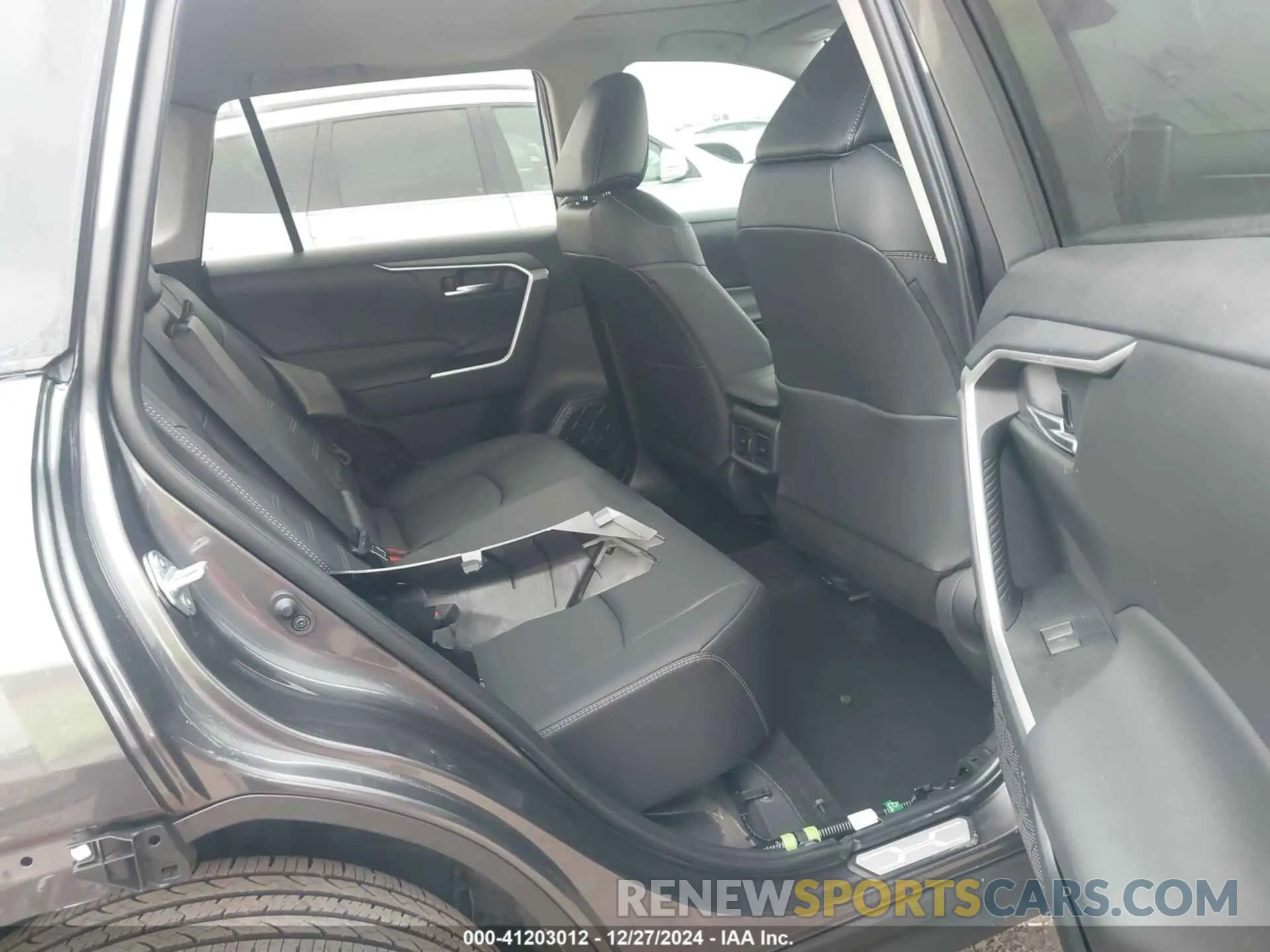 8 Фотография поврежденного автомобиля 2T3C1RFV9RC298589 TOYOTA RAV4 2024