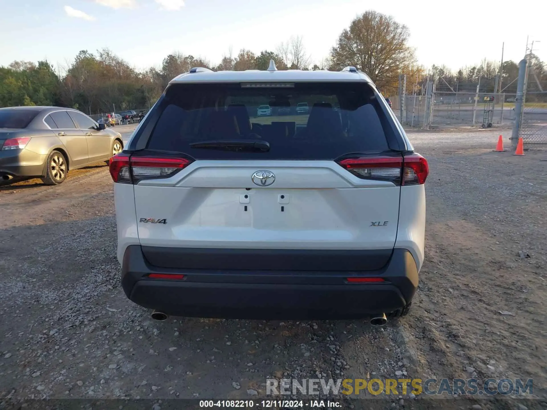 16 Photograph of a damaged car 2T3C1RFV9RW345988 TOYOTA RAV4 2024