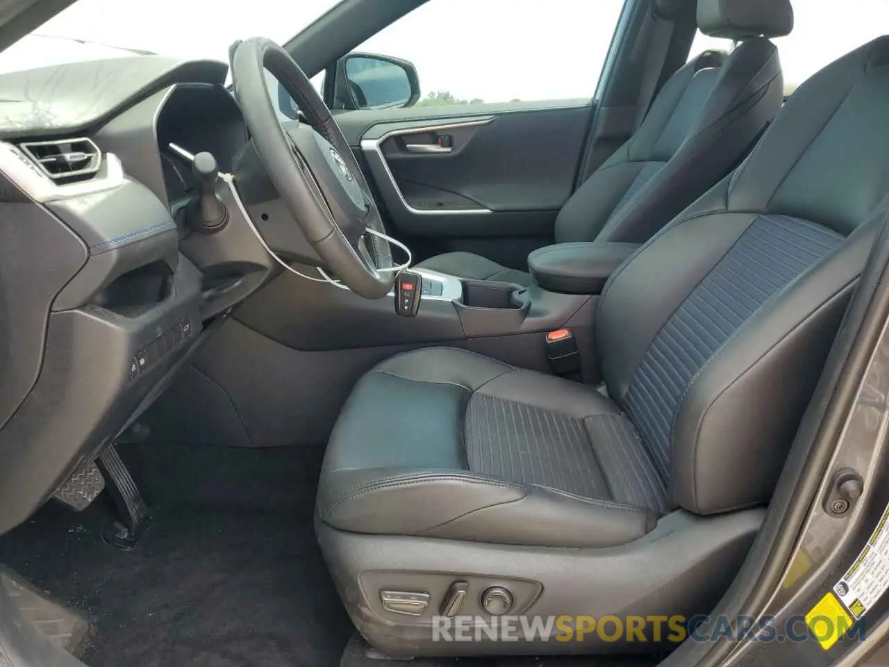 7 Фотография поврежденного автомобиля 2T3E6RFV4RW047617 TOYOTA RAV4 2024