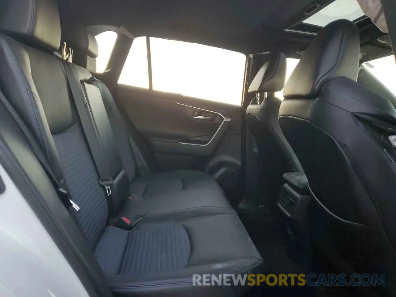 11 Фотография поврежденного автомобиля 2T3E6RFV5RW050767 TOYOTA RAV4 2024
