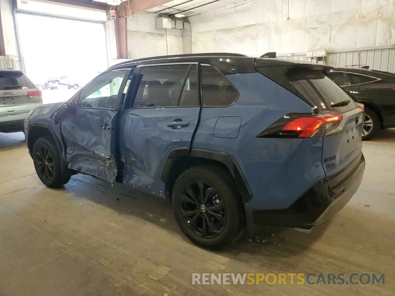 2 Фотография поврежденного автомобиля 2T3E6RFVXRW076006 TOYOTA RAV4 2024