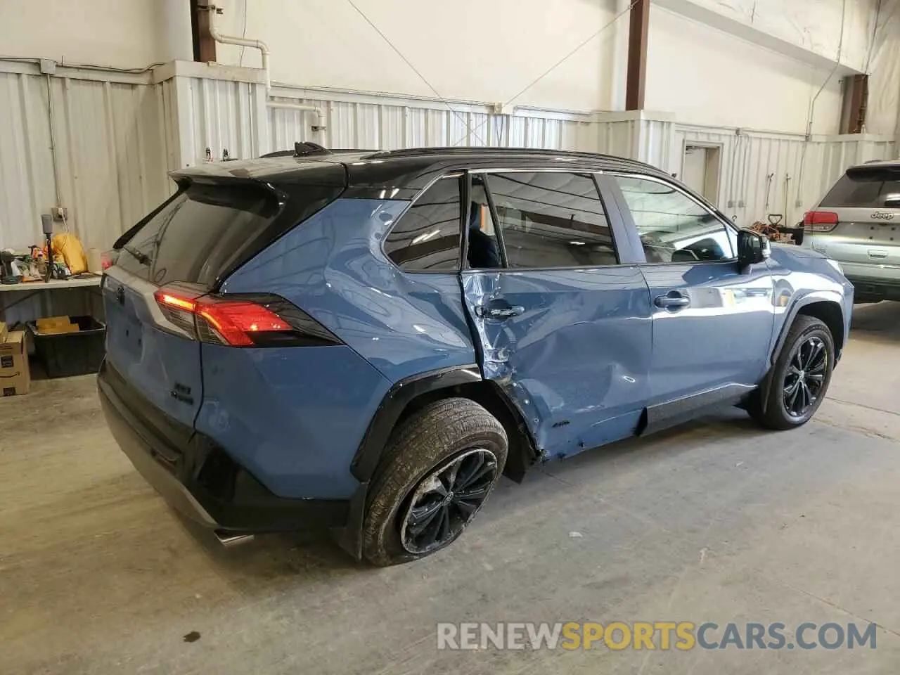 3 Фотография поврежденного автомобиля 2T3E6RFVXRW076006 TOYOTA RAV4 2024