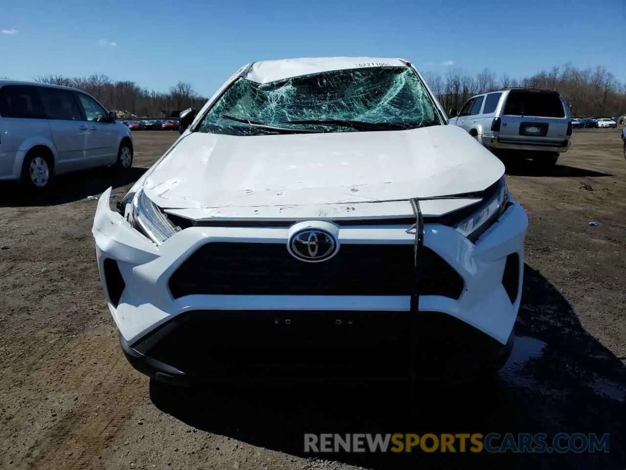 5 Photograph of a damaged car 2T3F1RFV2RW440468 TOYOTA RAV4 2024
