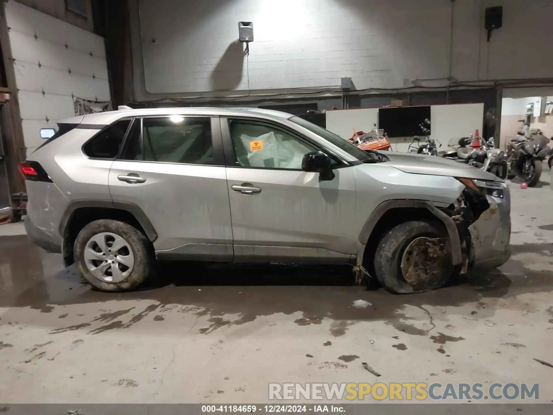 12 Фотография поврежденного автомобиля 2T3F1RFV4RC458441 TOYOTA RAV4 2024