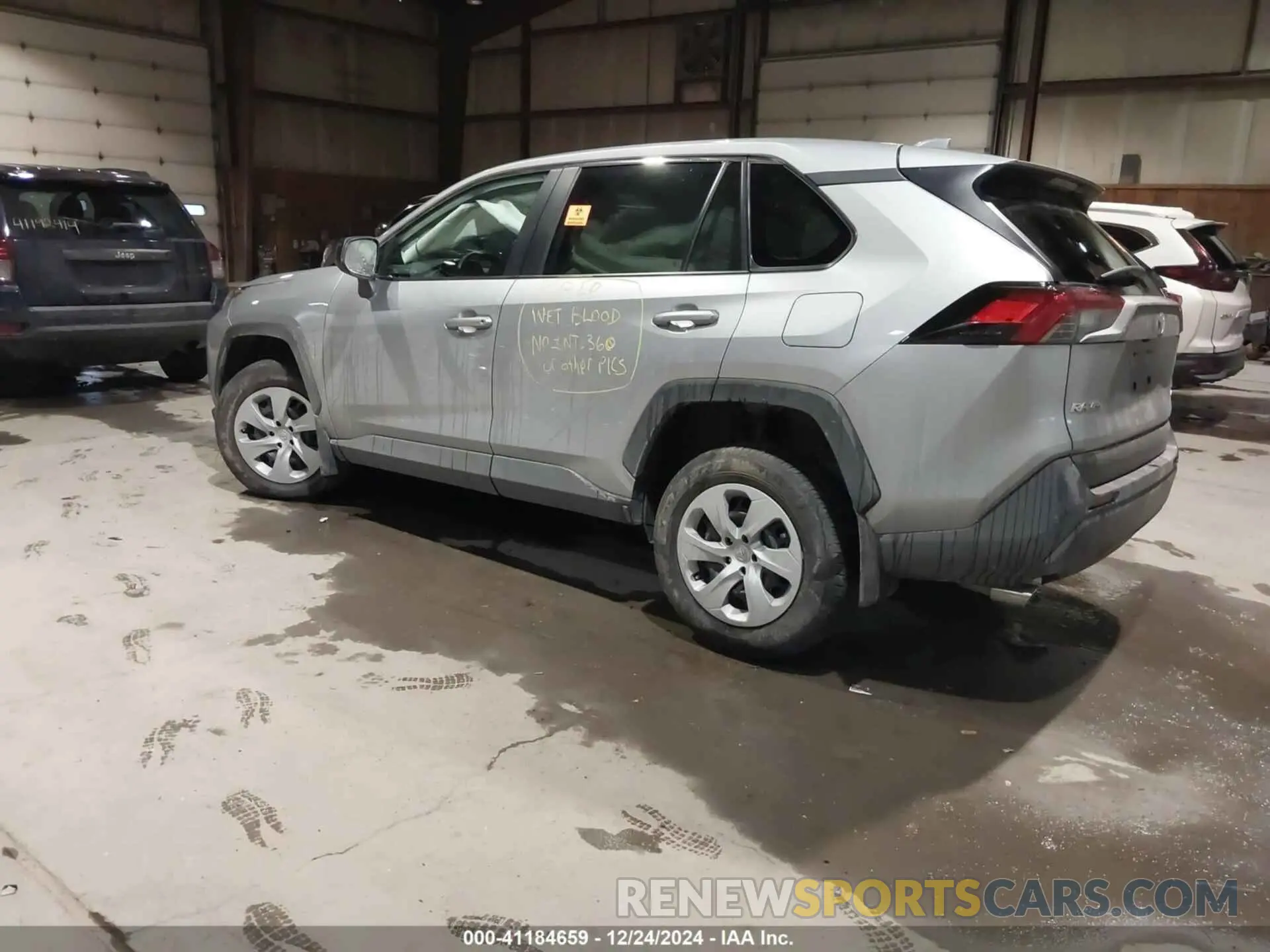 3 Фотография поврежденного автомобиля 2T3F1RFV4RC458441 TOYOTA RAV4 2024