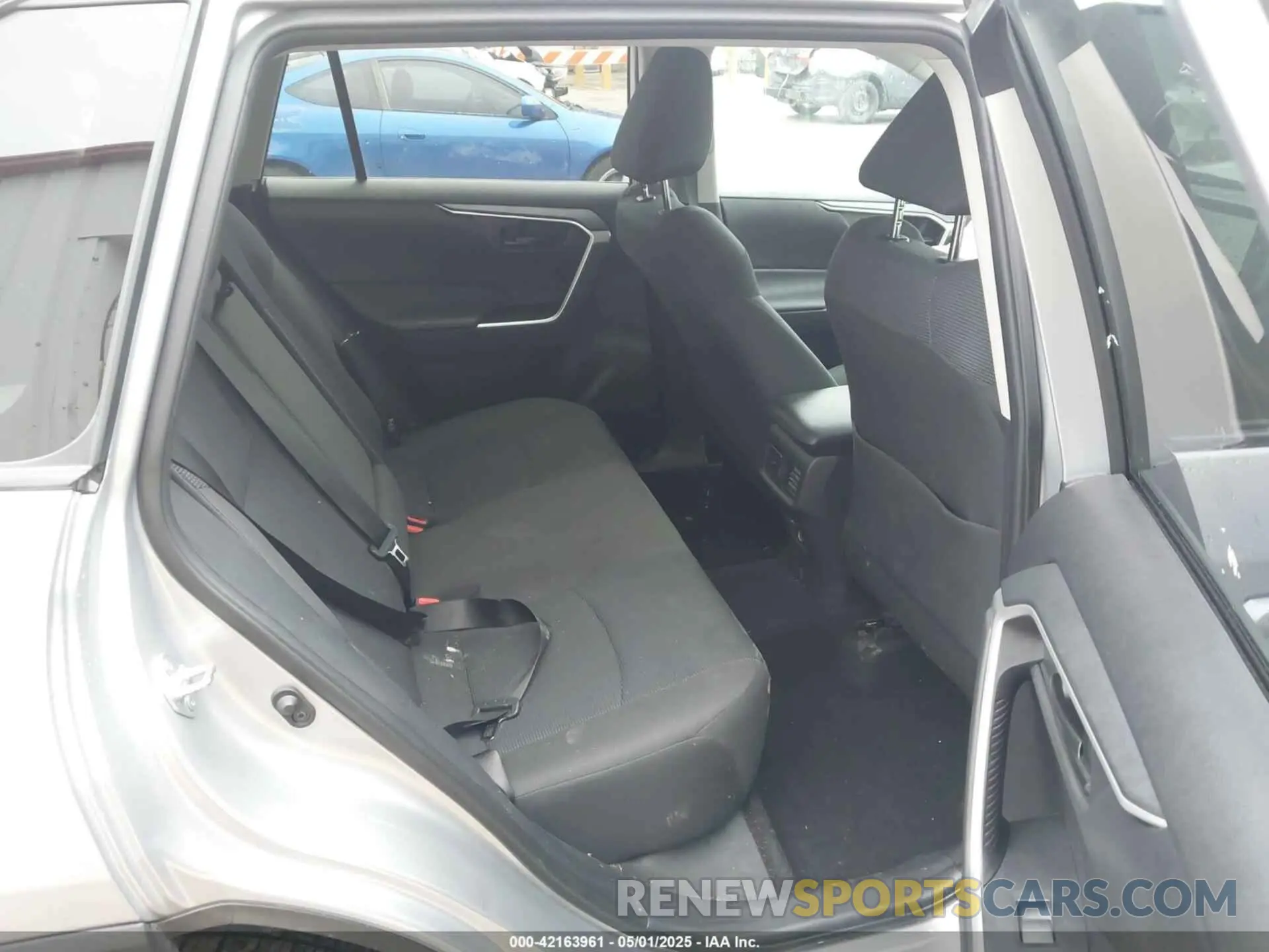 8 Фотография поврежденного автомобиля 2T3F1RFV6RC420807 TOYOTA RAV4 2024