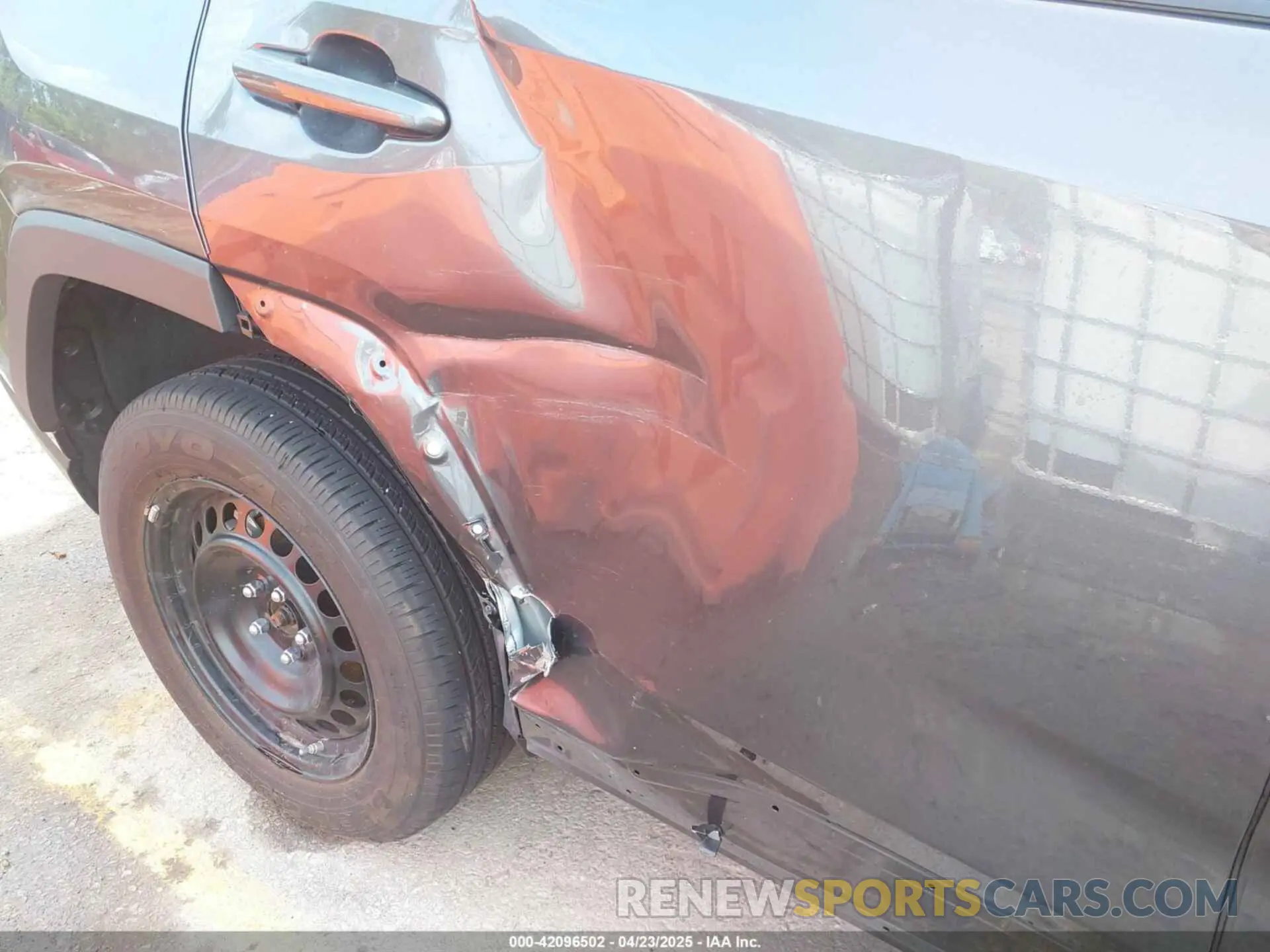 18 Фотография поврежденного автомобиля 2T3F1RFV7RC421125 TOYOTA RAV4 2024