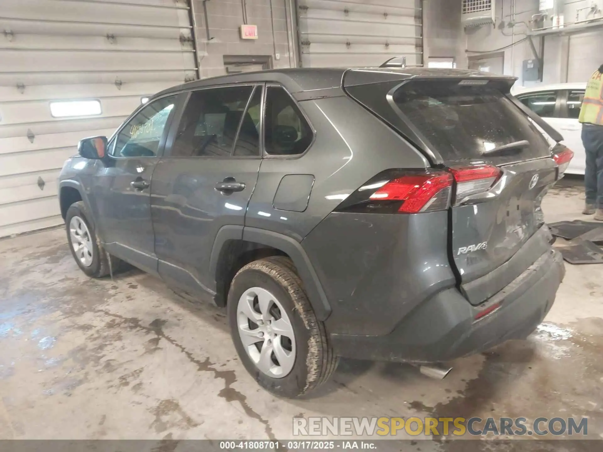3 Фотография поврежденного автомобиля 2T3F1RFV7RW482408 TOYOTA RAV4 2024