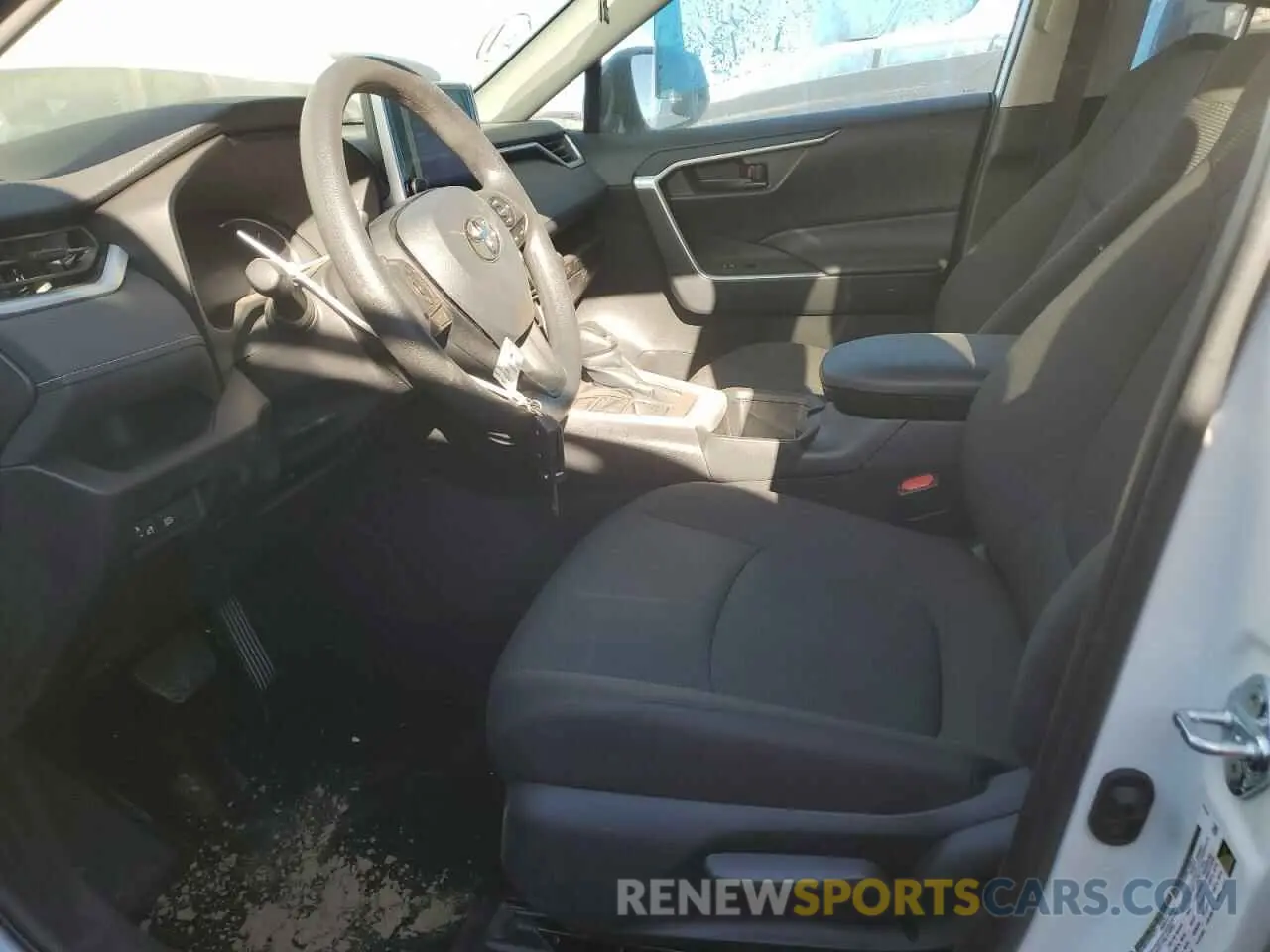 7 Photograph of a damaged car 2T3F1RFV8RC474027 TOYOTA RAV4 2024
