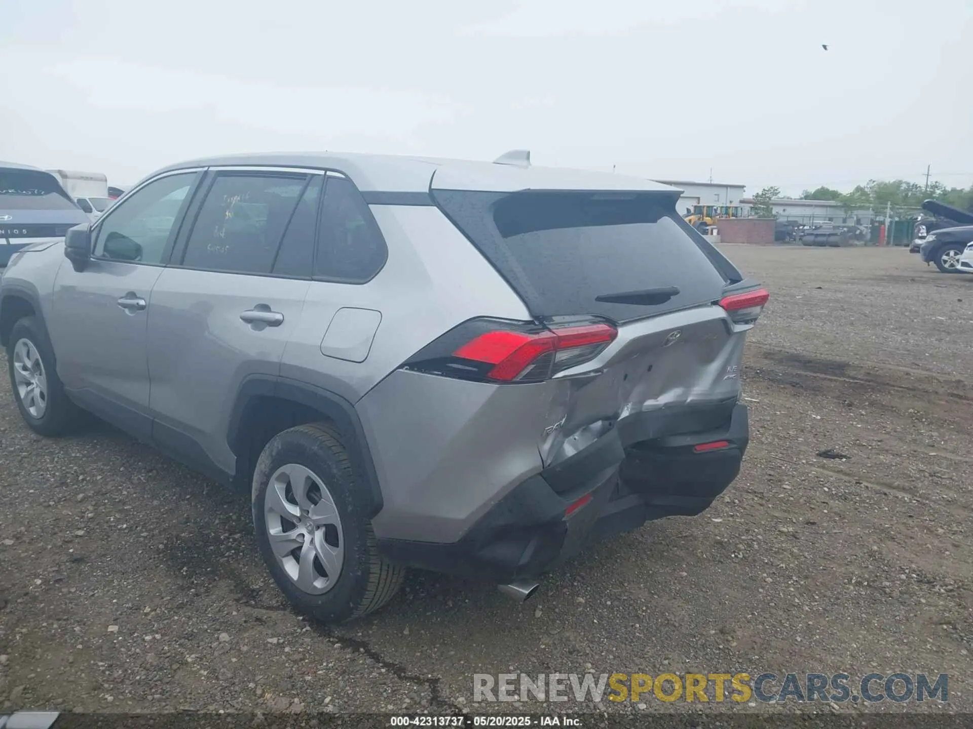 3 Фотография поврежденного автомобиля 2T3F1RFVXRC458850 TOYOTA RAV4 2024