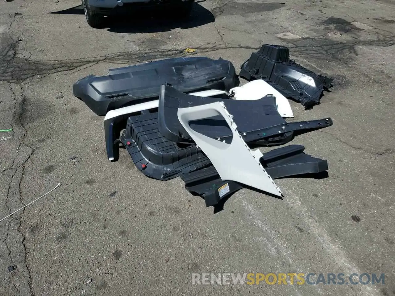 12 Фотография поврежденного автомобиля 2T3G1RFV0RC411119 TOYOTA RAV4 2024