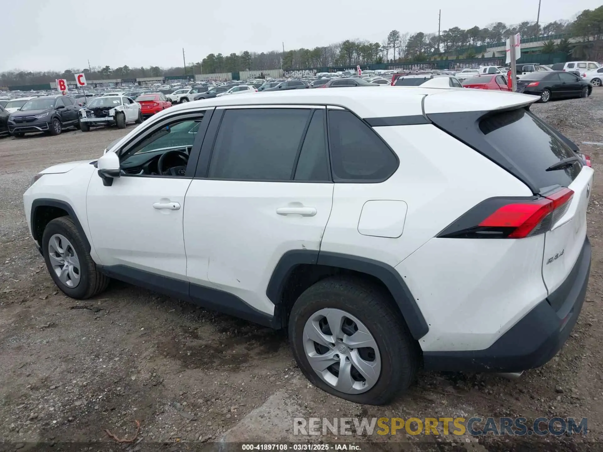 14 Photograph of a damaged car 2T3G1RFV1RW425416 TOYOTA RAV4 2024