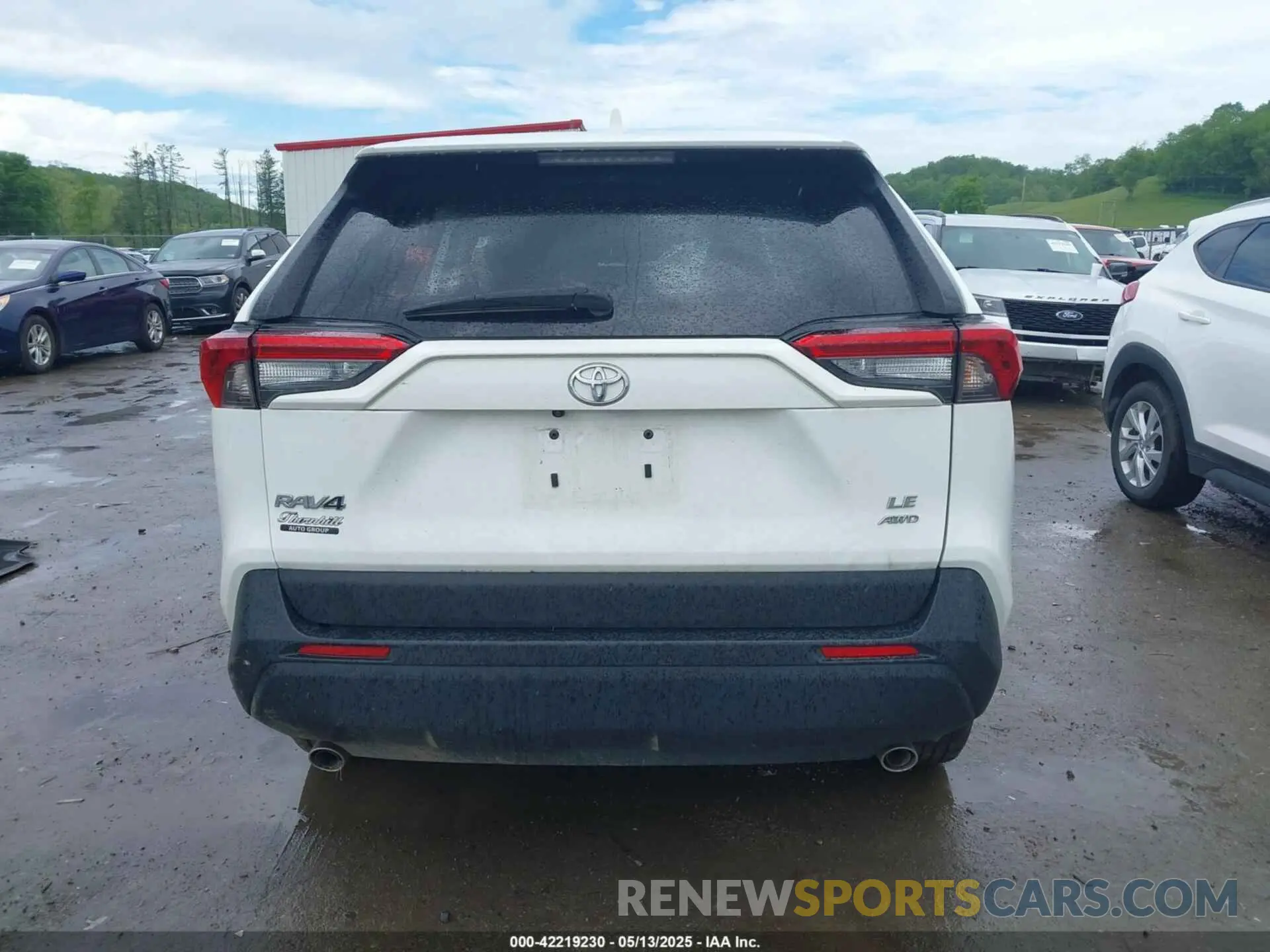 17 Photograph of a damaged car 2T3G1RFV4RC418980 TOYOTA RAV4 2024