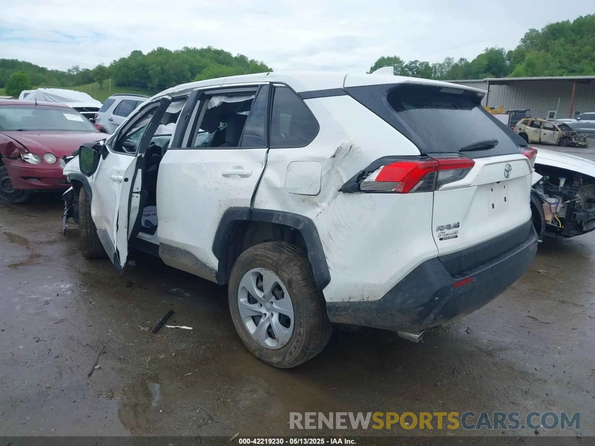 3 Photograph of a damaged car 2T3G1RFV4RC418980 TOYOTA RAV4 2024
