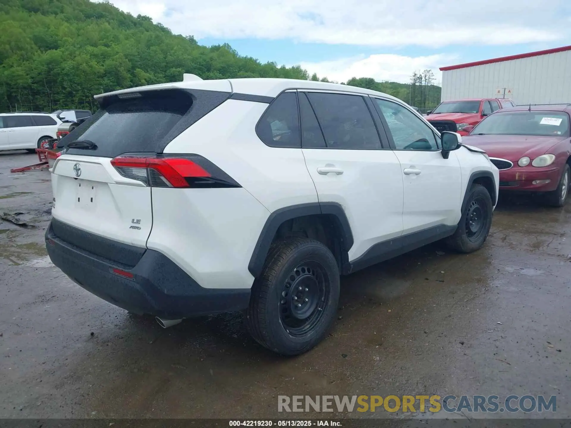 4 Photograph of a damaged car 2T3G1RFV4RC418980 TOYOTA RAV4 2024
