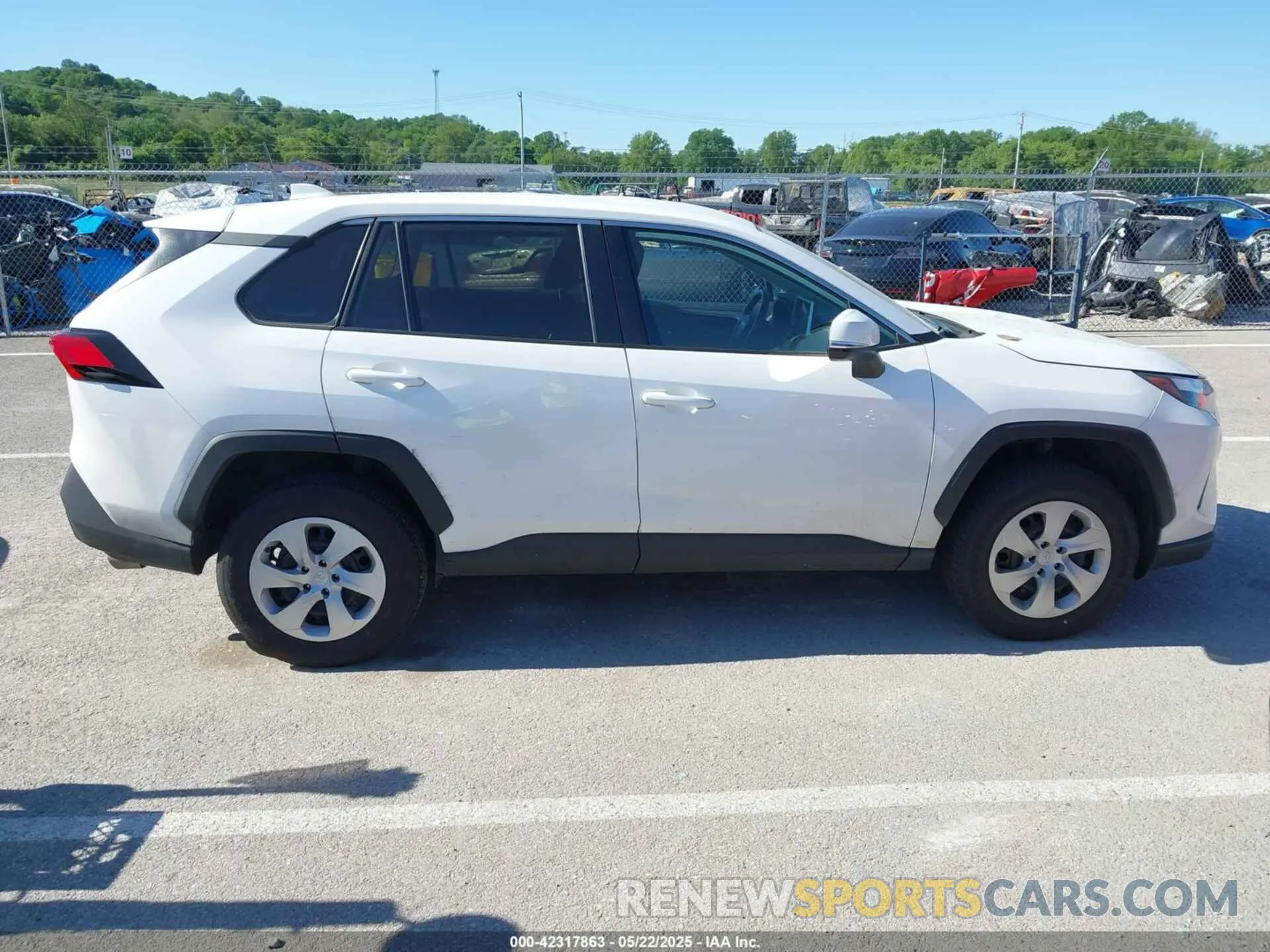 14 Photograph of a damaged car 2T3G1RFV4RW426477 TOYOTA RAV4 2024