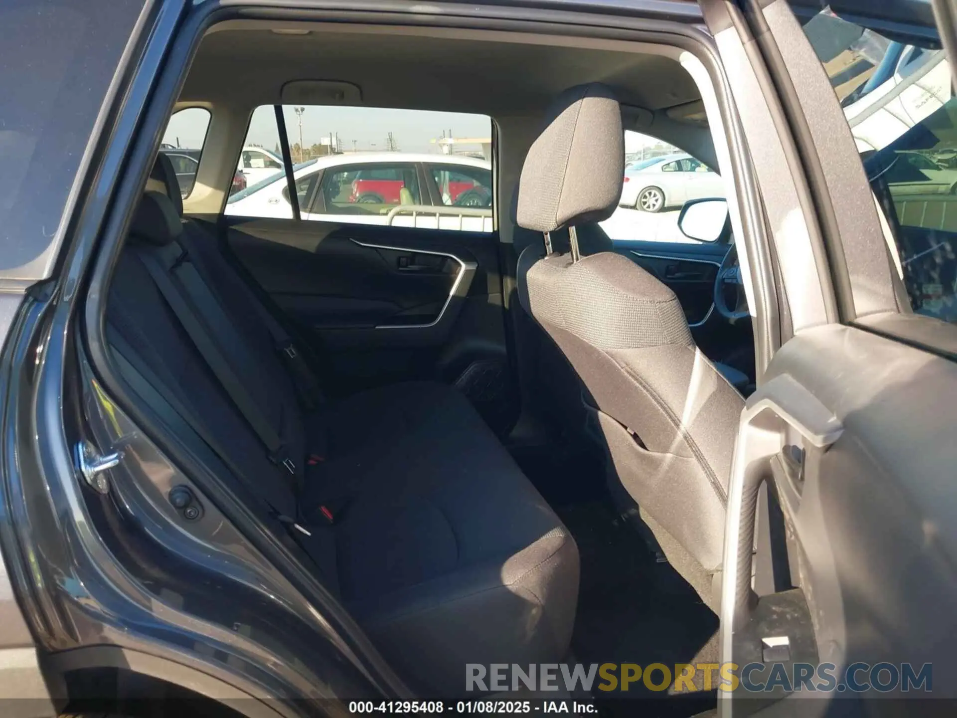 8 Фотография поврежденного автомобиля 2T3G1RFV6RW471744 TOYOTA RAV4 2024