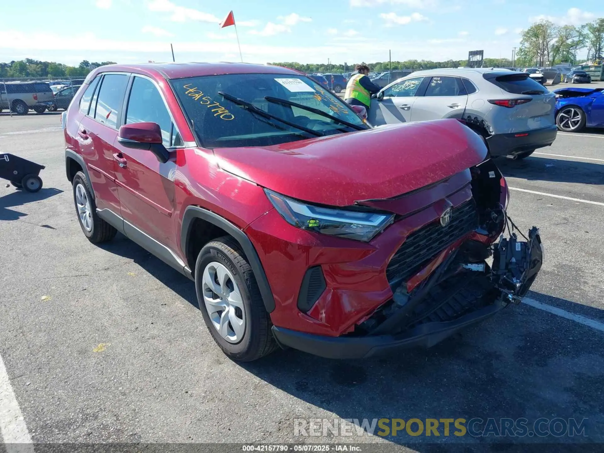 1 Photograph of a damaged car 2T3G1RFV6RW478547 TOYOTA RAV4 2024