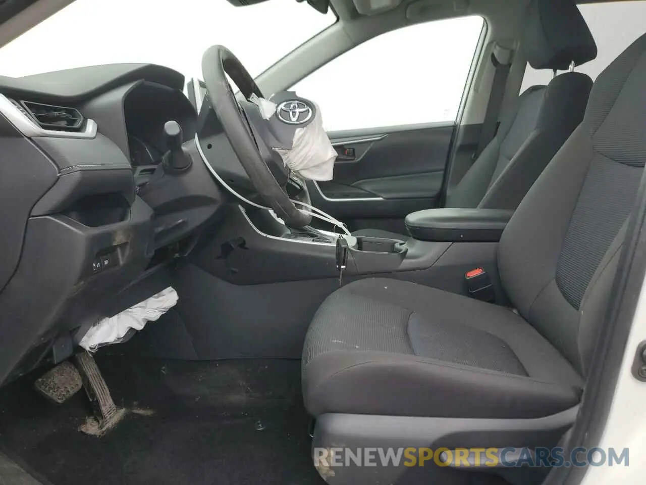 7 Photograph of a damaged car 2T3G1RFV7RC475951 TOYOTA RAV4 2024