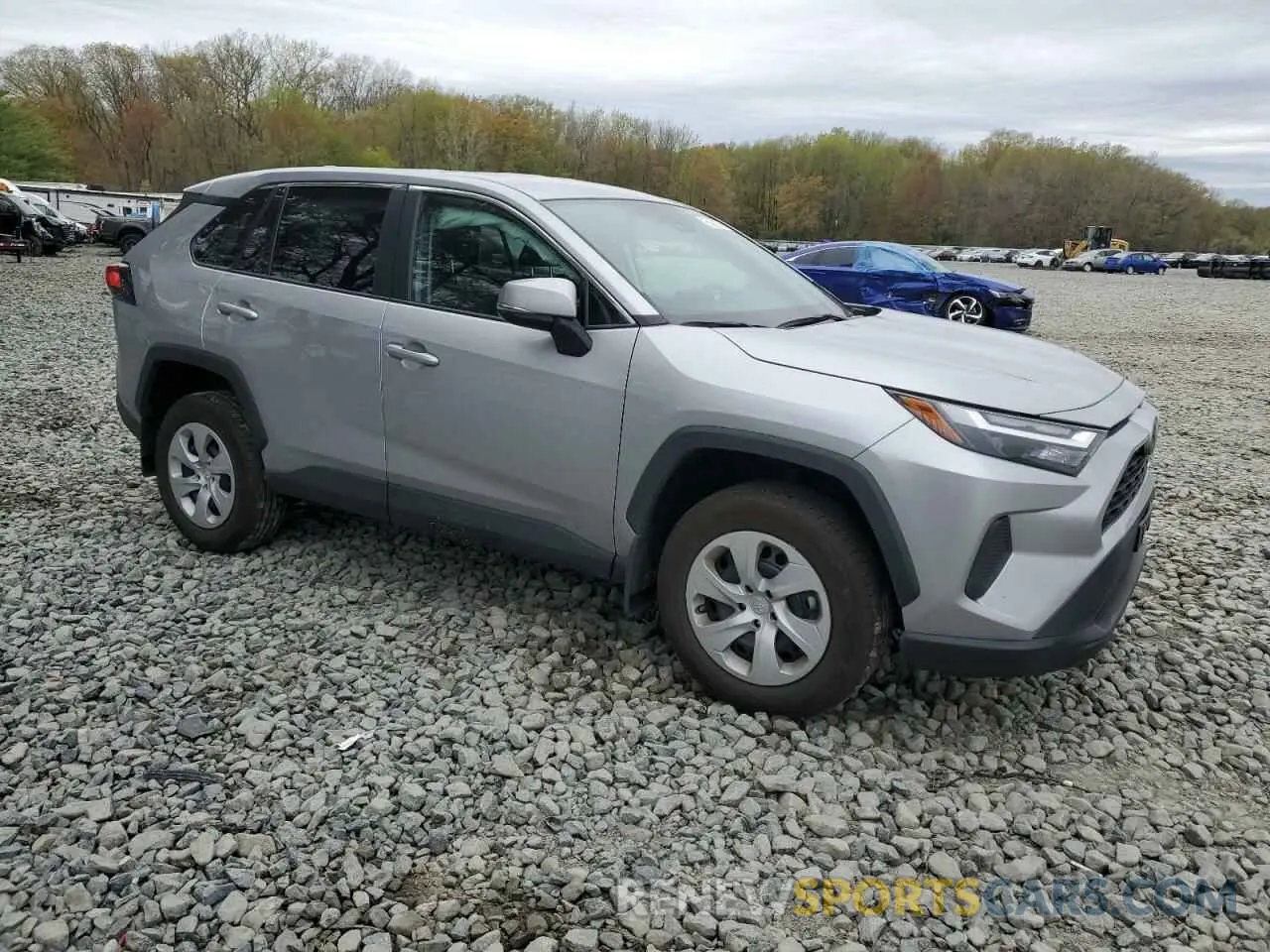 4 Photograph of a damaged car 2T3G1RFV8RC460844 TOYOTA RAV4 2024