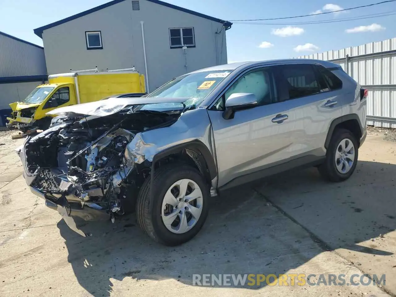 1 Photograph of a damaged car 2T3G1RFV9RW465775 TOYOTA RAV4 2024